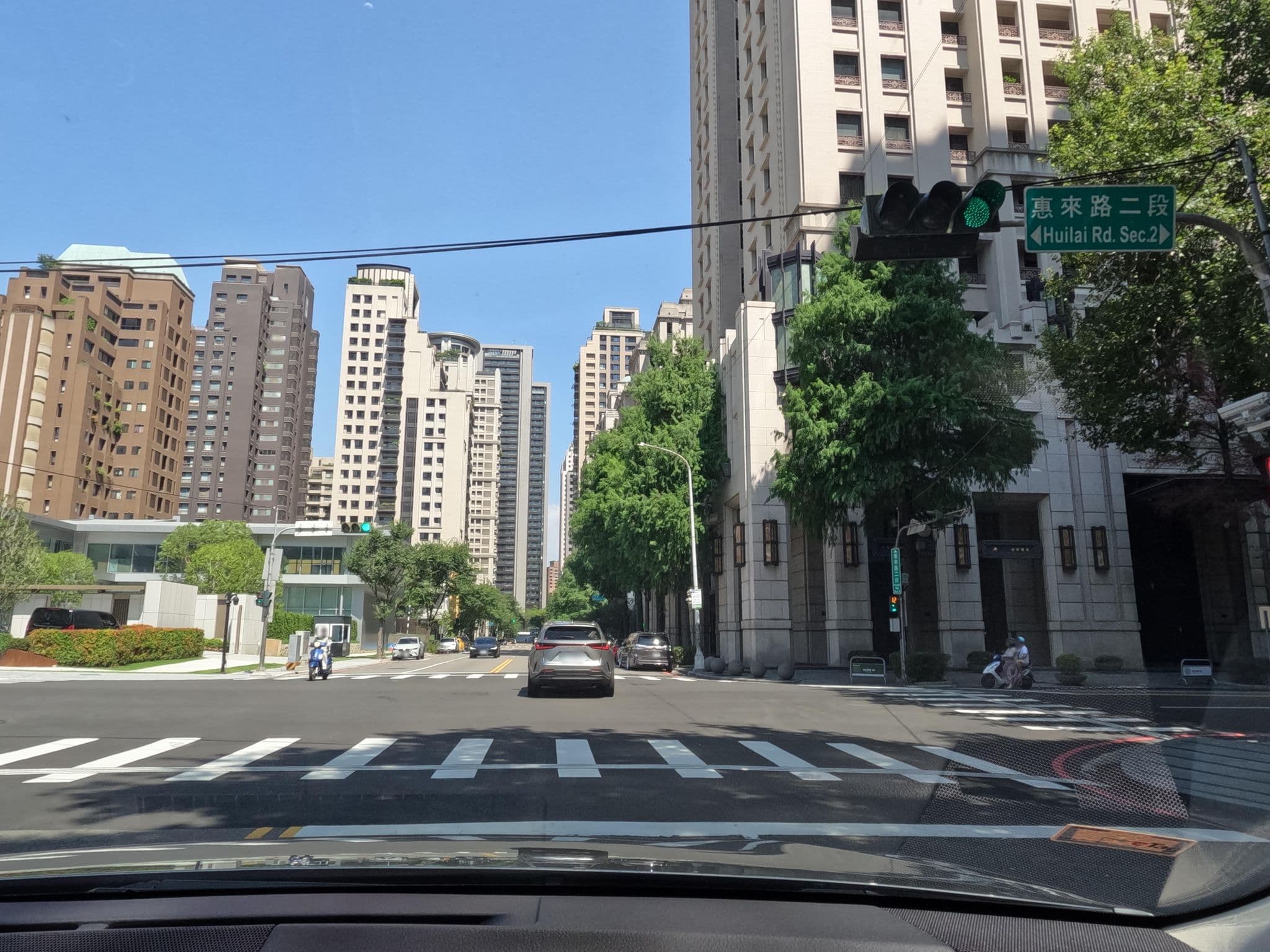 Street view near 三越汽車旅館, Taichung — © littlebtc (CC BY-SA · Mapillary)