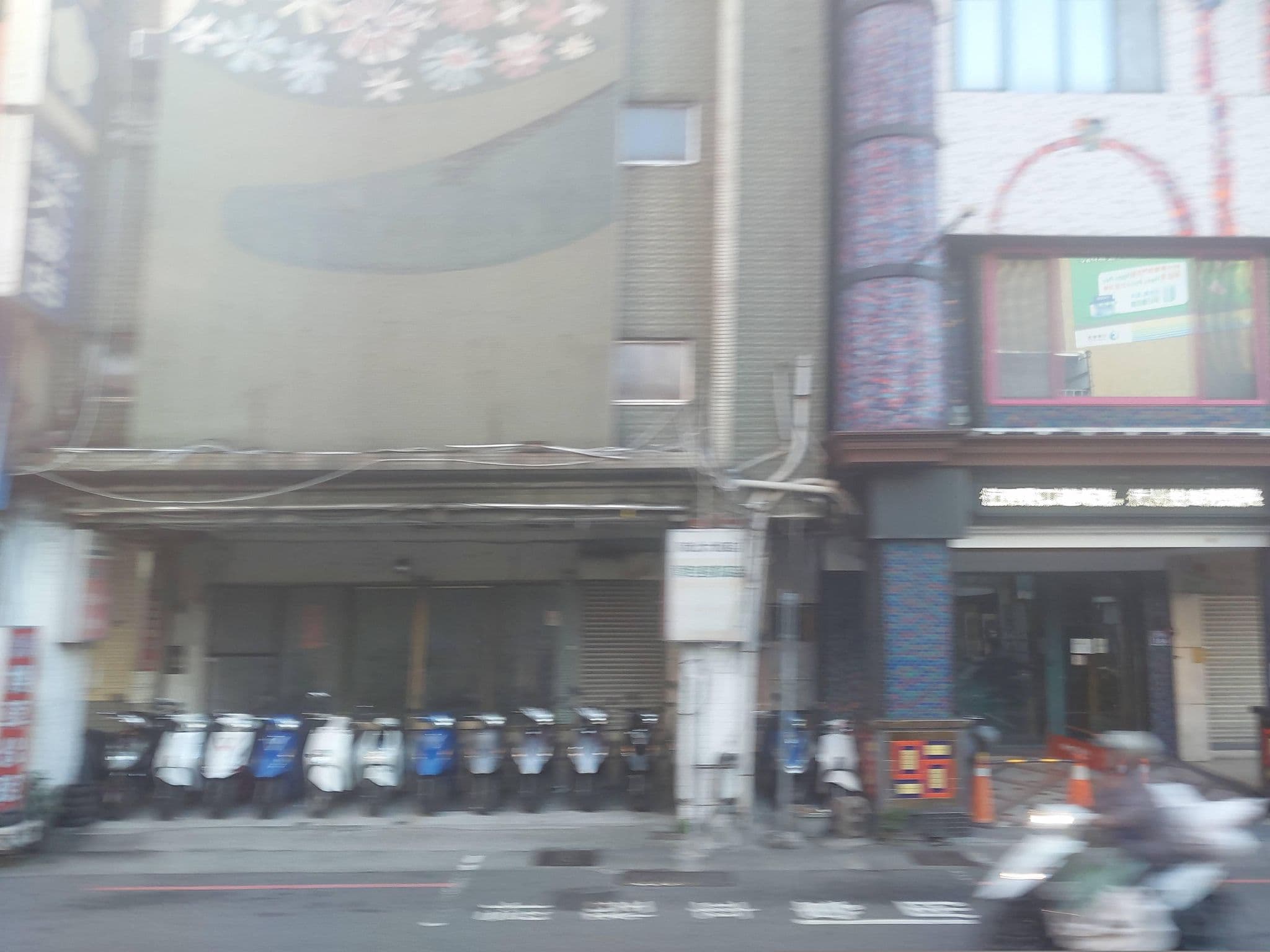Street view near 南北大飯店, Taichung — © ChenJJ (CC BY-SA · Mapillary)