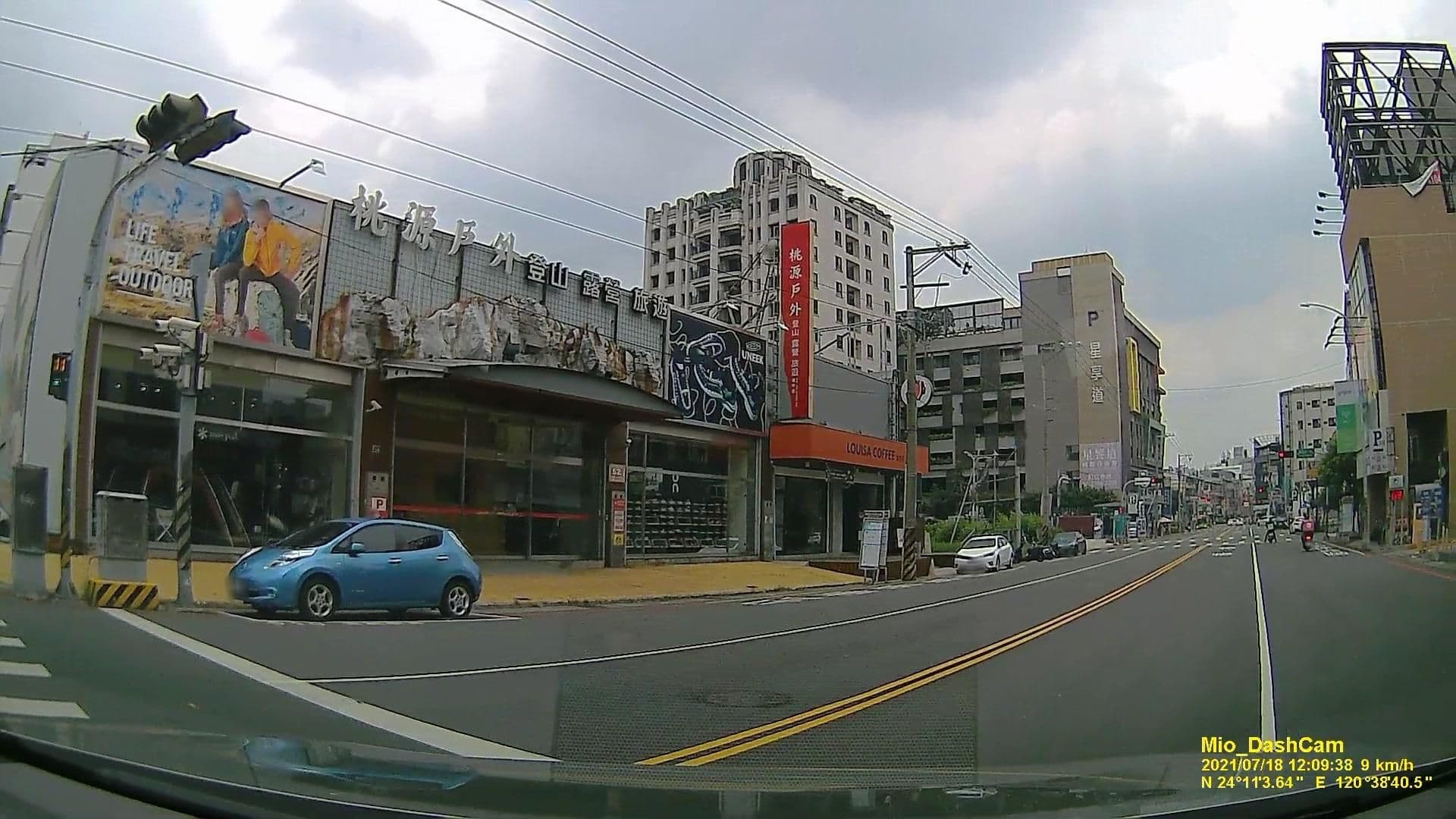 Street view near Hotel Seven Taichung Fuxin, Taichung — © littlebtc (CC BY-SA · Mapillary)