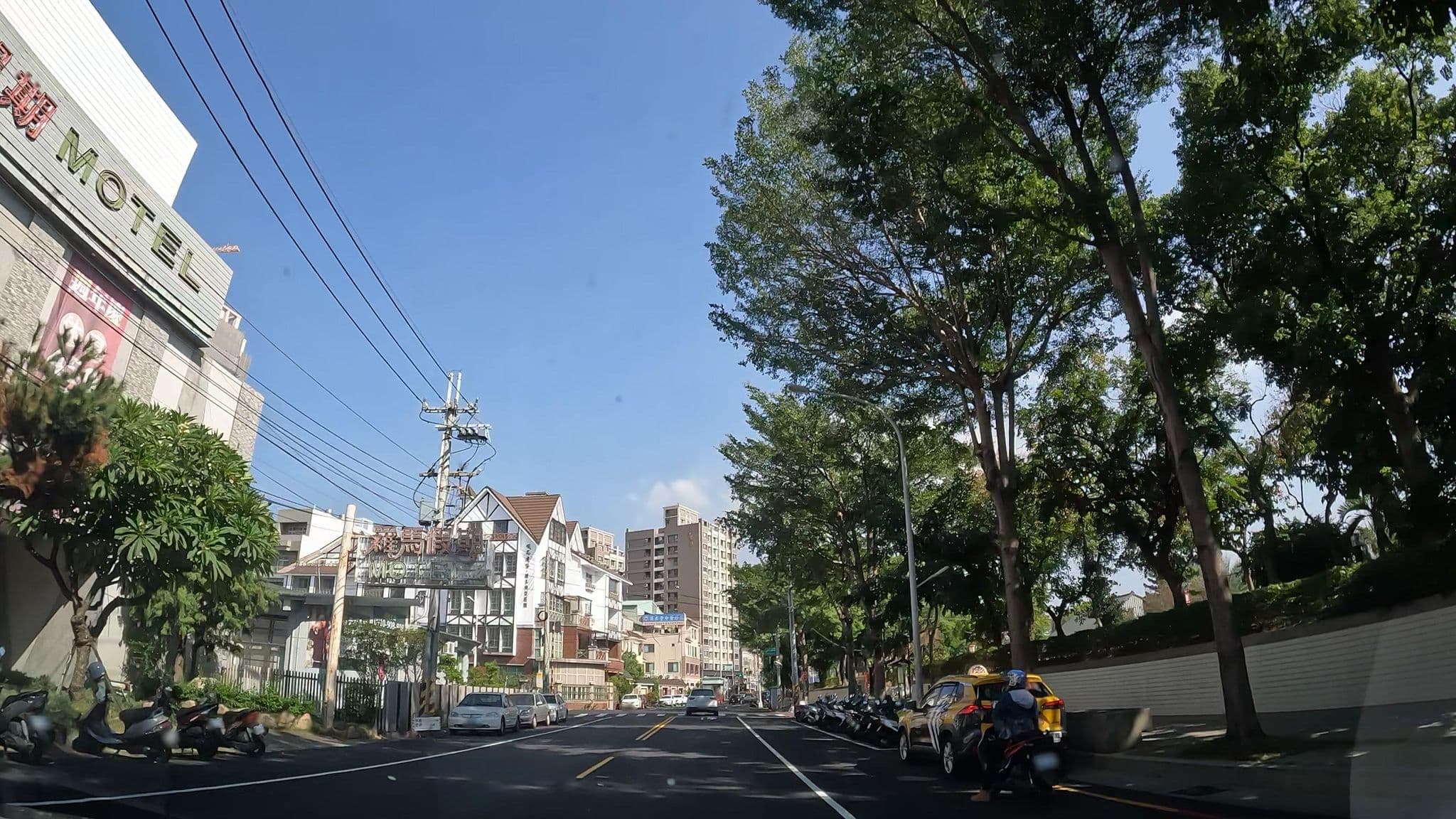Street view near 羅馬假期汽車旅館, Wufeng — © littlebtc (CC BY-SA · Mapillary)