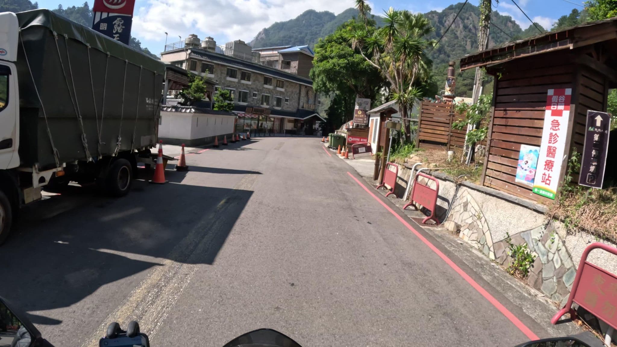 Street view near 惠來谷關, Puli — © komali2 (CC BY-SA · Mapillary)
