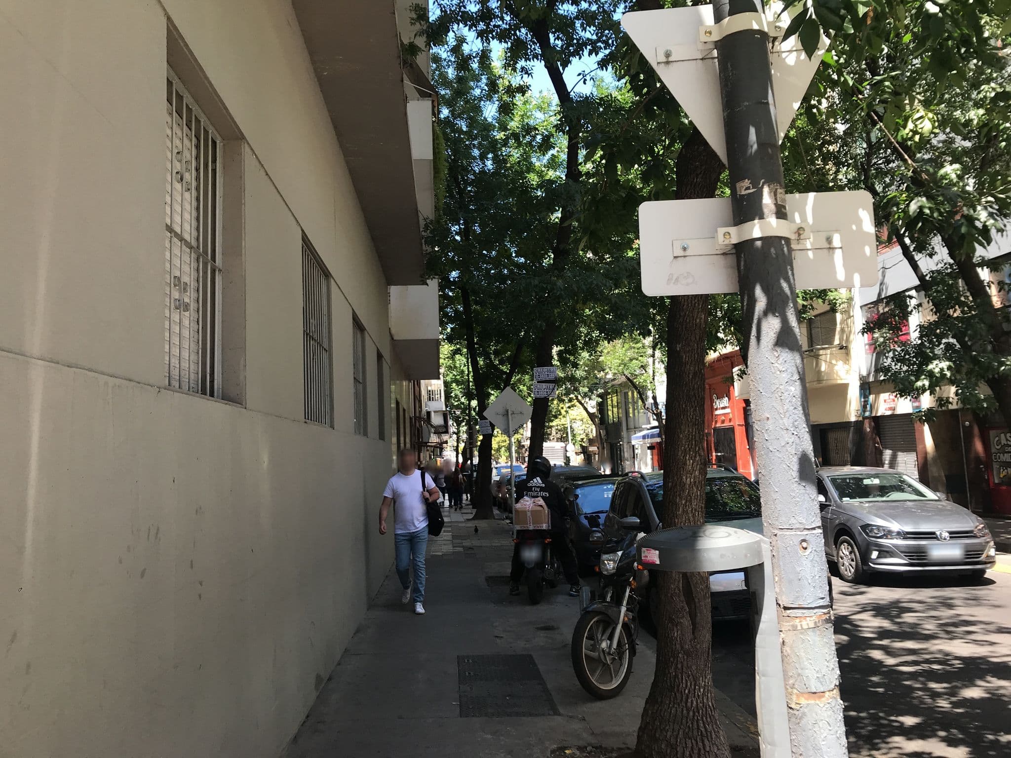 Street view near Hotel Uthgra, Balvanera