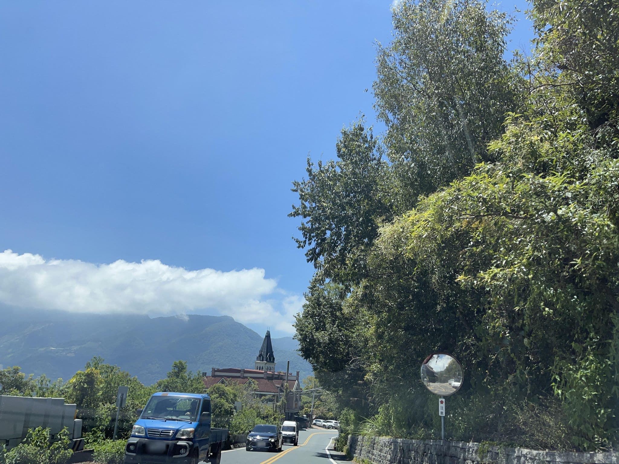 Street view near Sunnydale B&B, Renai, Puli — © pty11111 (CC BY-SA · Mapillary)