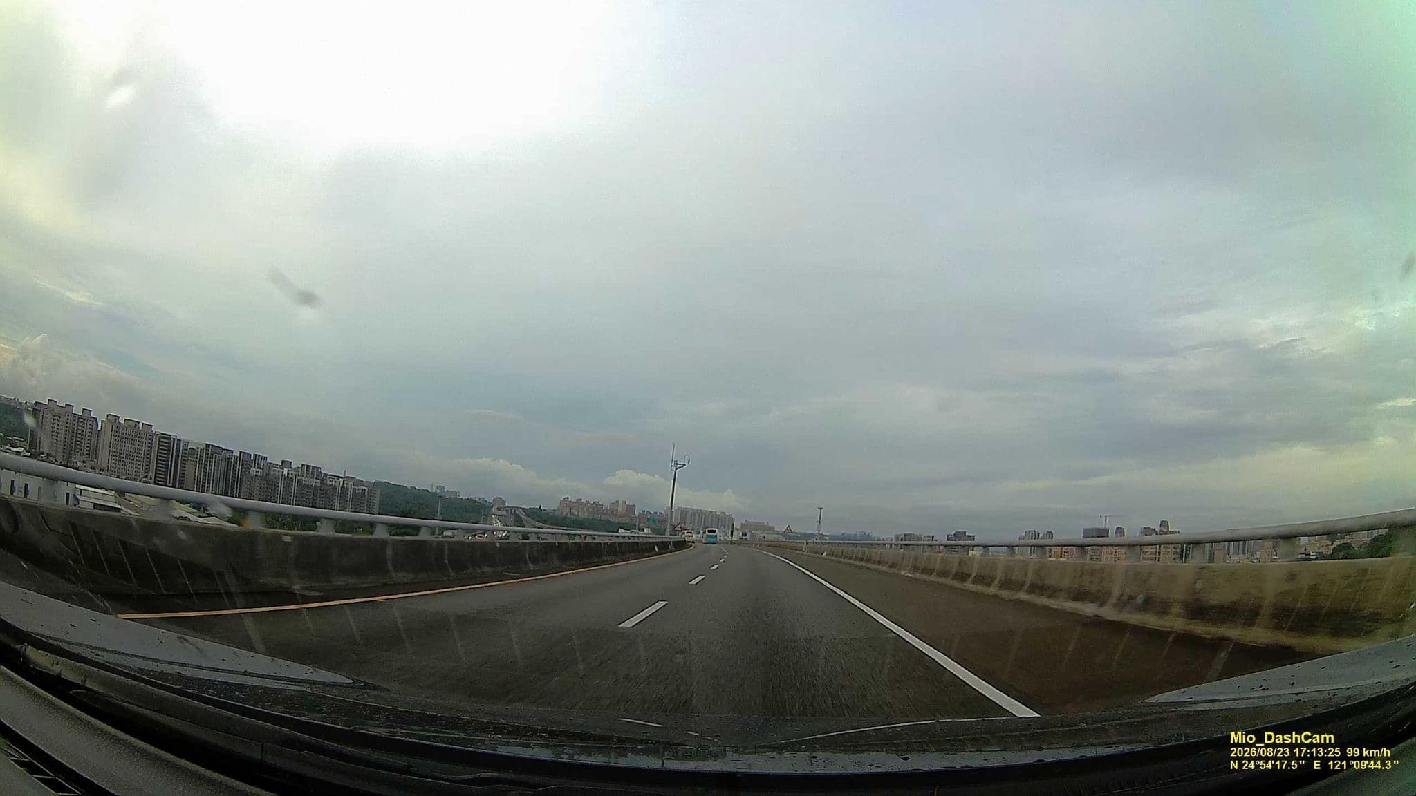 Street view near 愛樂汽車旅館, Neili — © hcyen (CC BY-SA · Mapillary)
