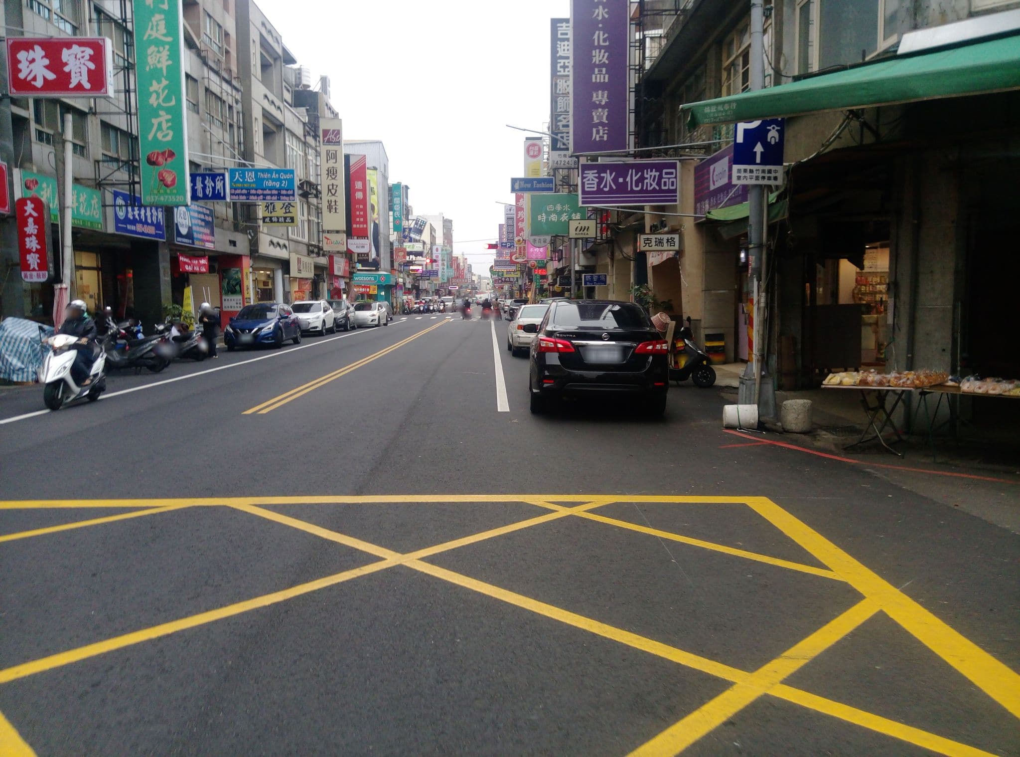 Street view near 芝柏山商務大飯店, Toufen — © pamelalin (CC BY-SA · Mapillary)