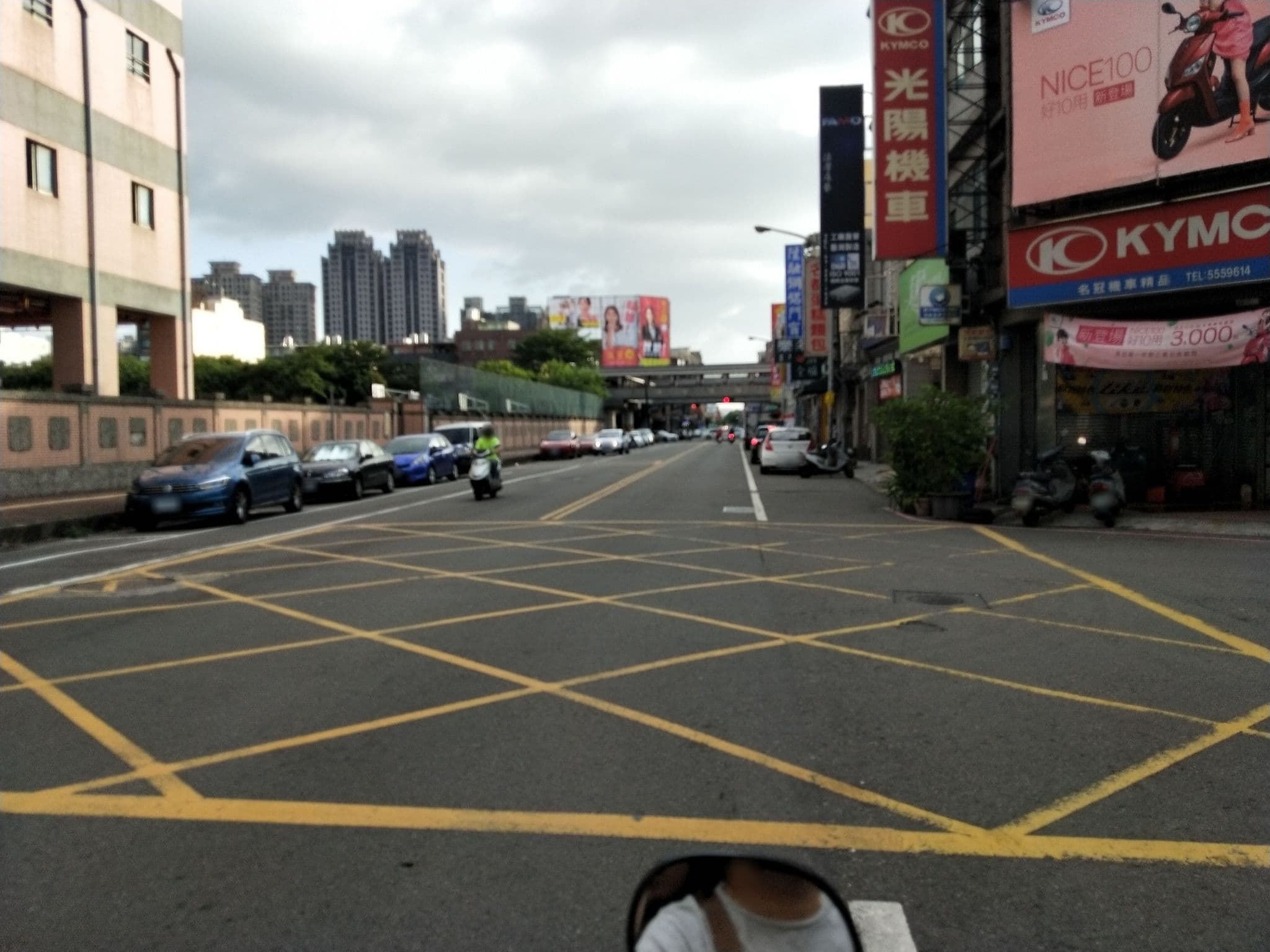 Street view near 明山大旅社, Zhubei — © chenyiru (CC BY-SA · Mapillary)