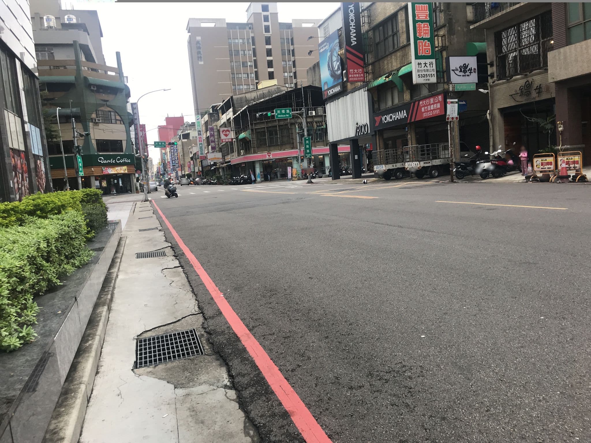Street view near 芙洛麗大飯店 Fleurlis, Hsinchu — © j69110409 (CC BY-SA · Mapillary)