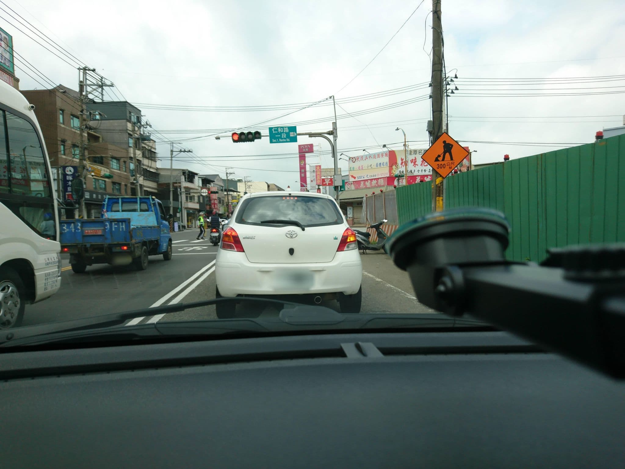 Street view near 碧雲天汽車旅館, Daxi — © algirdasc (CC BY-SA · Mapillary)