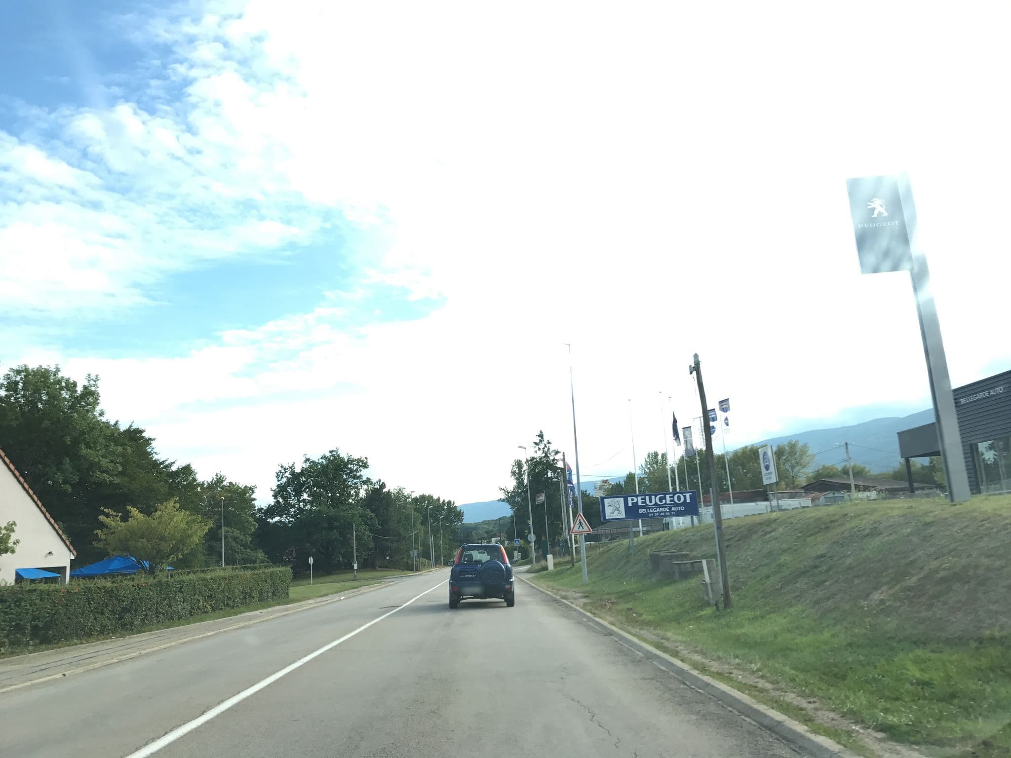 Street view near Hôtel Kyriad, Bellegarde-sur-Valserine — © thepriben (CC BY-SA · Mapillary)