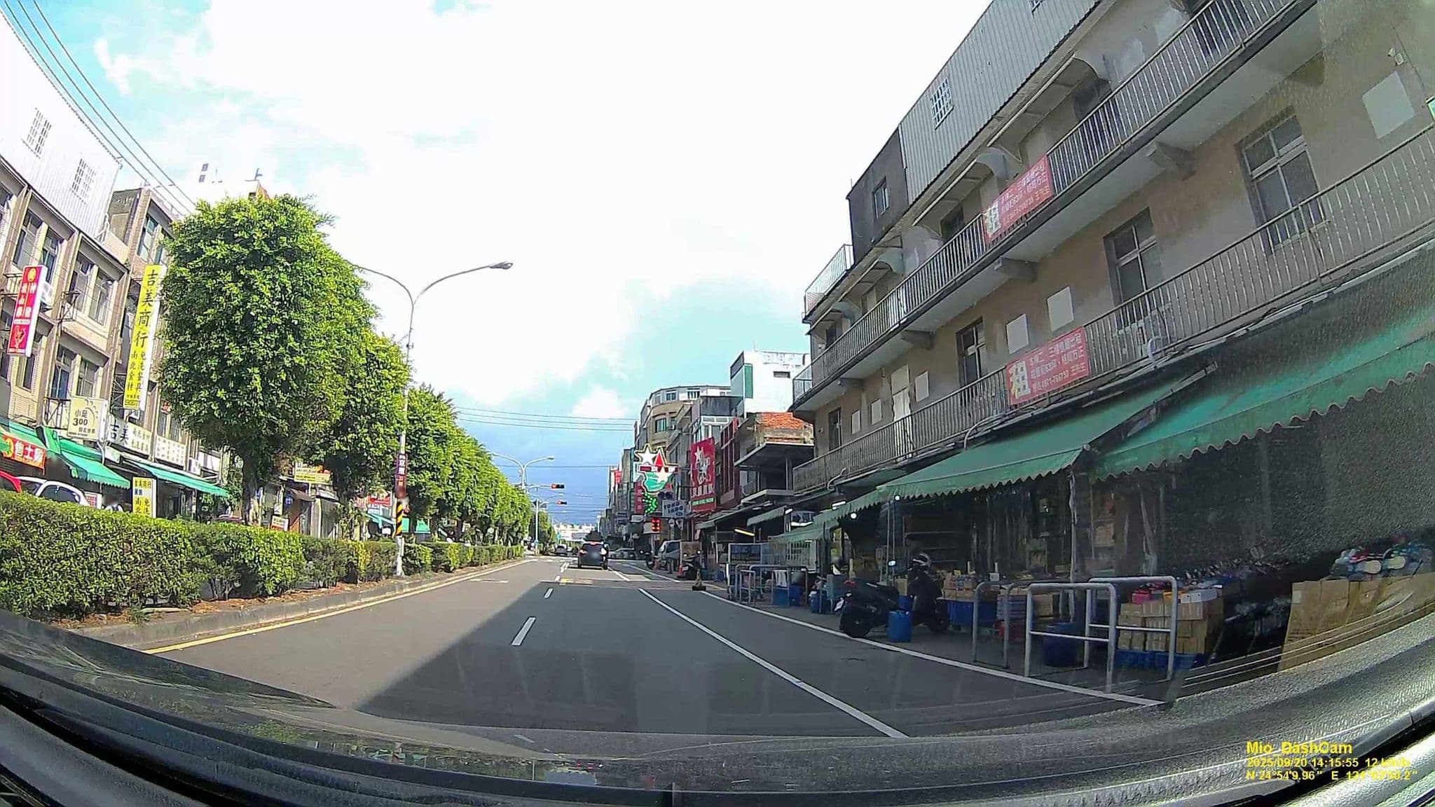 Street view near 金都大旅社, Shenzhen — © hcyen (CC BY-SA · Mapillary)