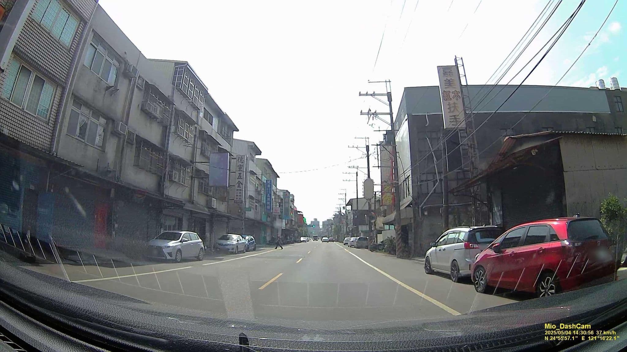 Street view near 大世界汽車賓館, Bade — © hcyen (CC BY-SA · Mapillary)