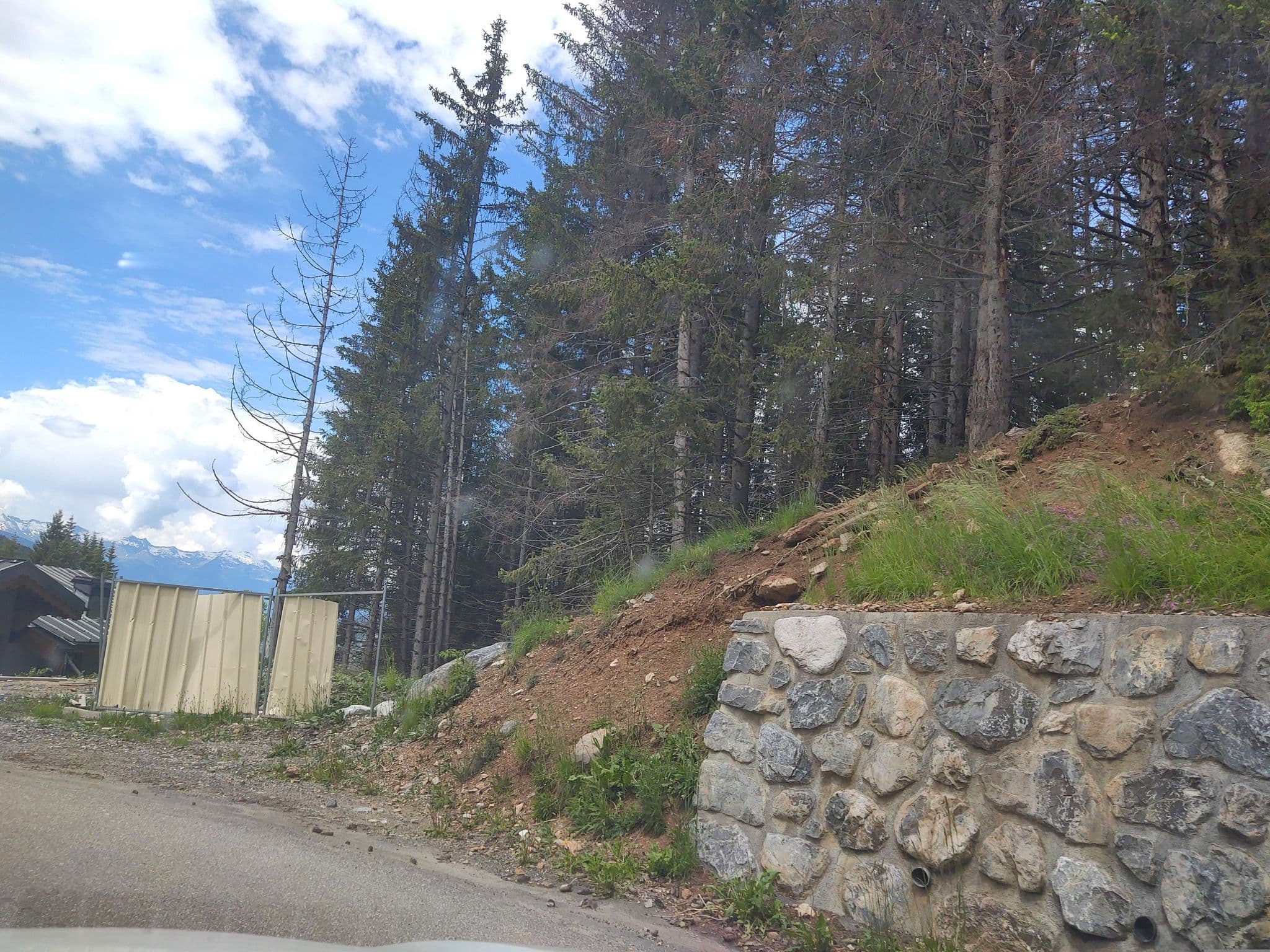 Street view near Miléade (ex Vacanciel Le Zenith), Courchevel — © MatthieuF4FNE (CC BY-SA · Mapillary)