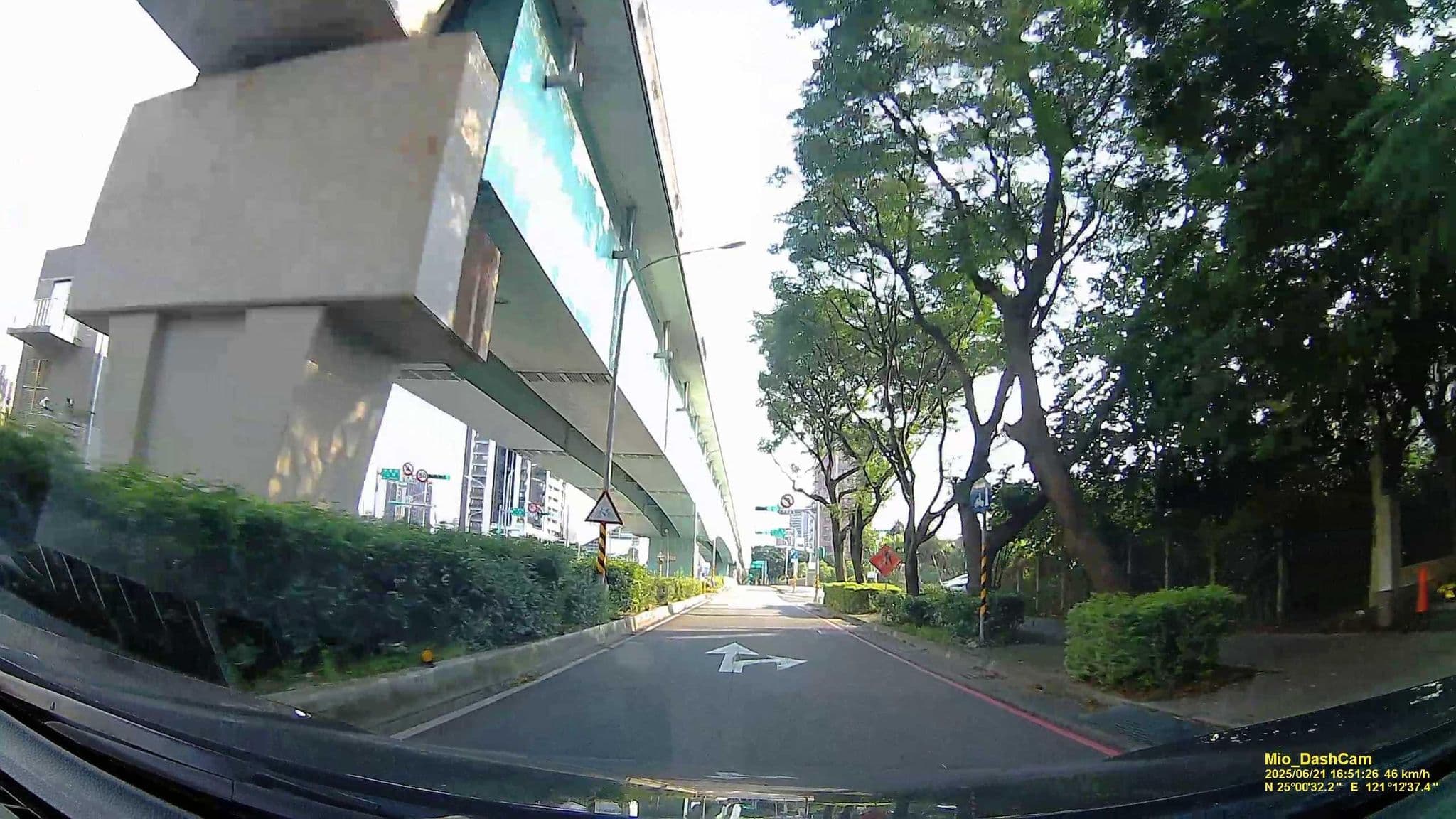 Street view near 藍水輕旅, Neili — © hcyen (CC BY-SA · Mapillary)