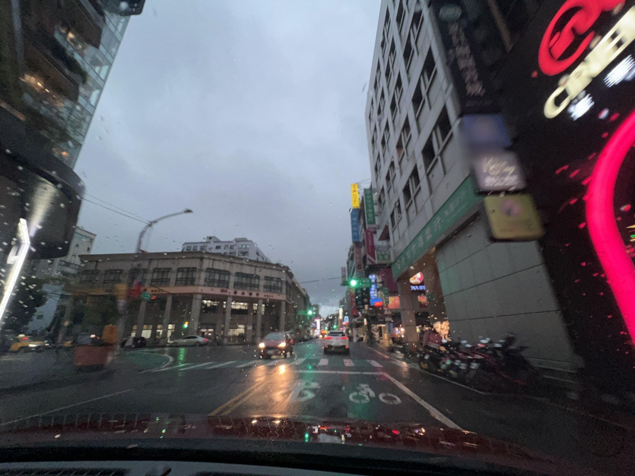 Street view near 百花賓館, Taoyuan — © irvinfly (CC BY-SA · Mapillary)
