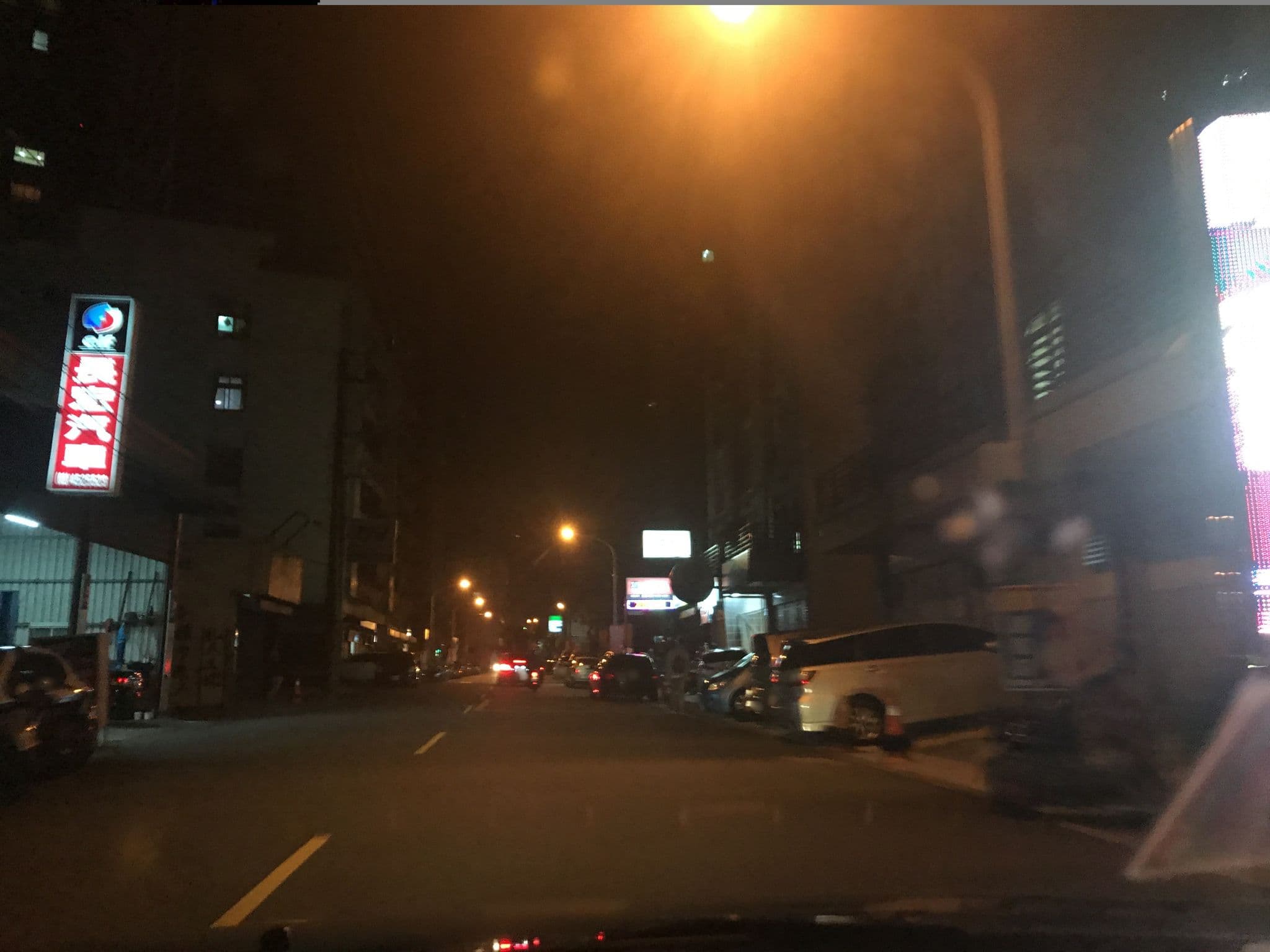 Street view near 摩斯汽車旅館, Neili — © kevinkant (CC BY-SA · Mapillary)
