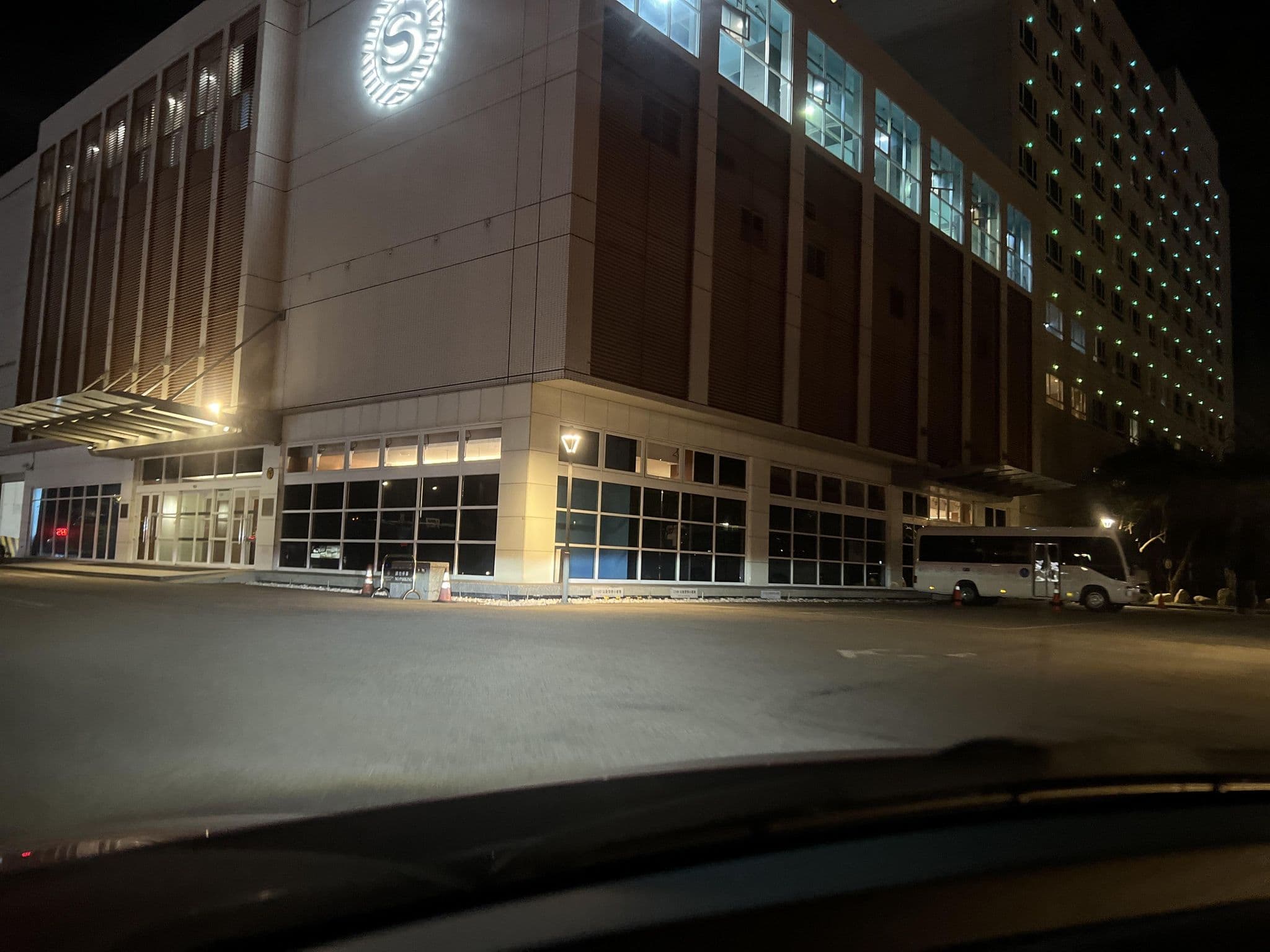 Street view near Sheraton Taoyuan Hotel, Neili — © irvinfly (CC BY-SA · Mapillary)