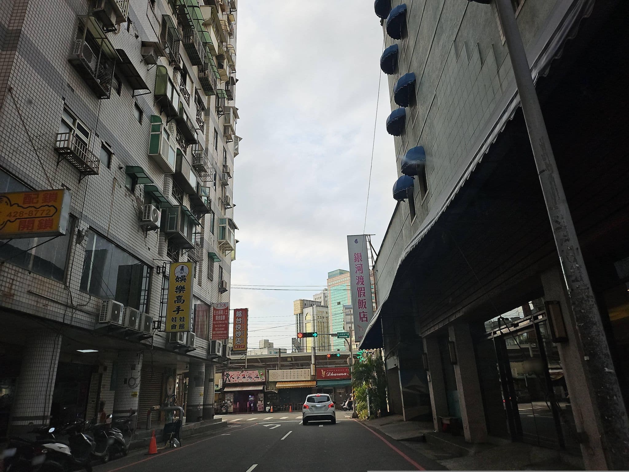 Street view near 當代旅館, Neili — © lksdub (CC BY-SA · Mapillary)