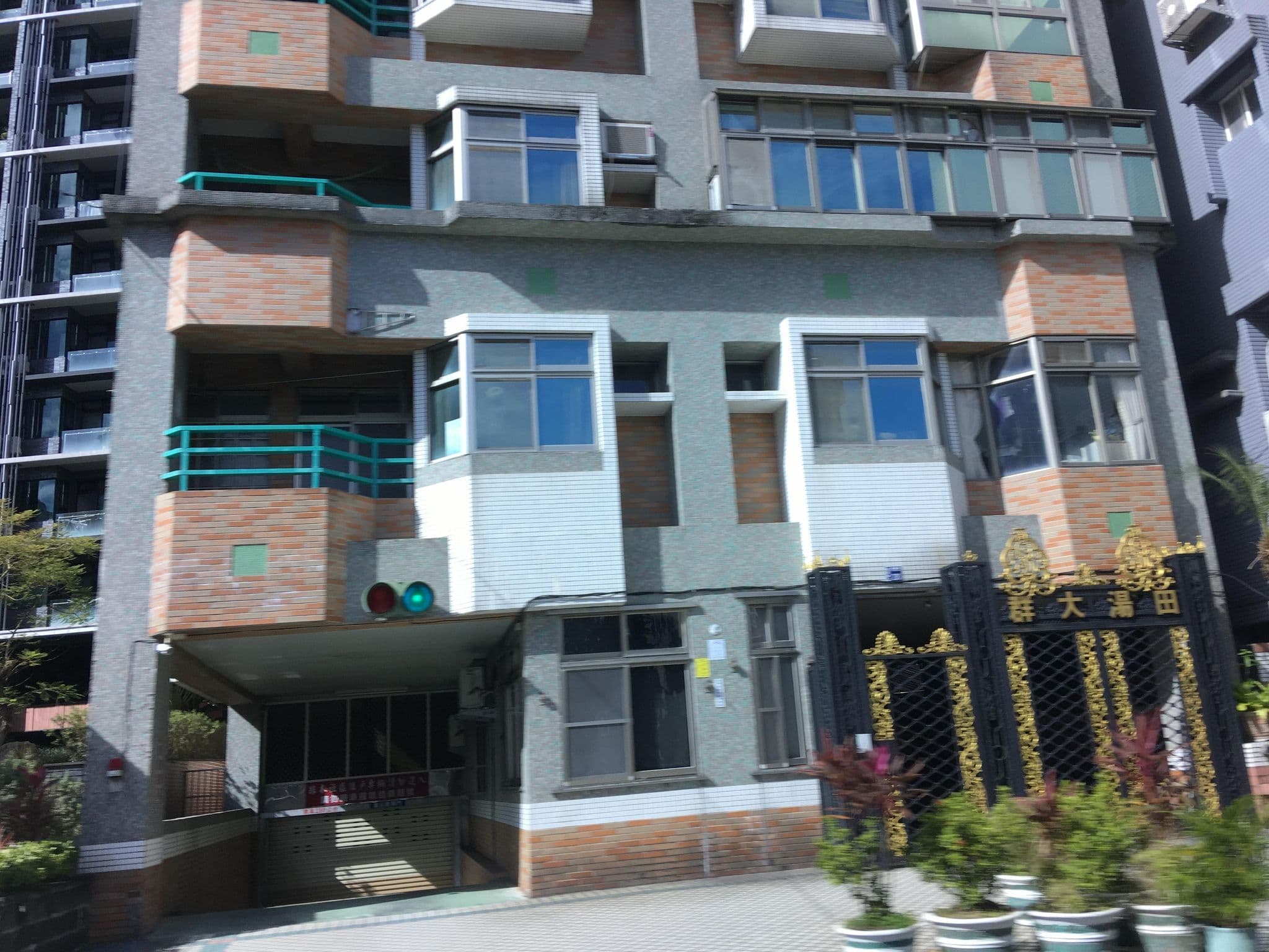 Street view near 秀珊旅館, Yilan — © ChenJJ (CC BY-SA · Mapillary)
