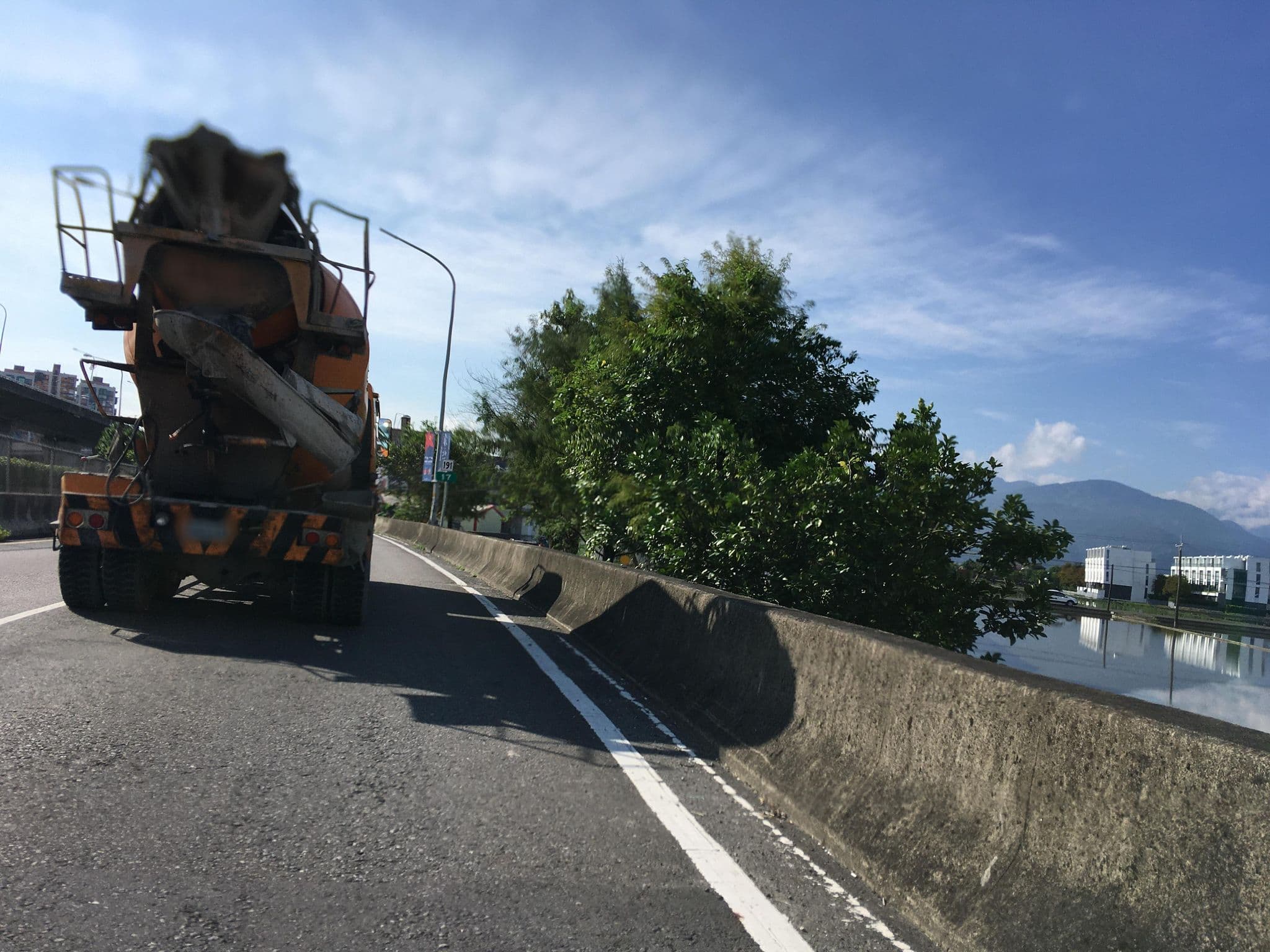Street view near 筠的家民宿, Yilan — © ChenJJ (CC BY-SA · Mapillary)