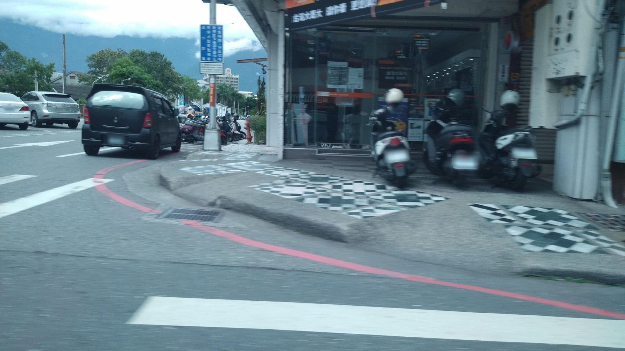 Street view near Shi Fure Hotel, Hualien City — © adsa562 (CC BY-SA · Mapillary)