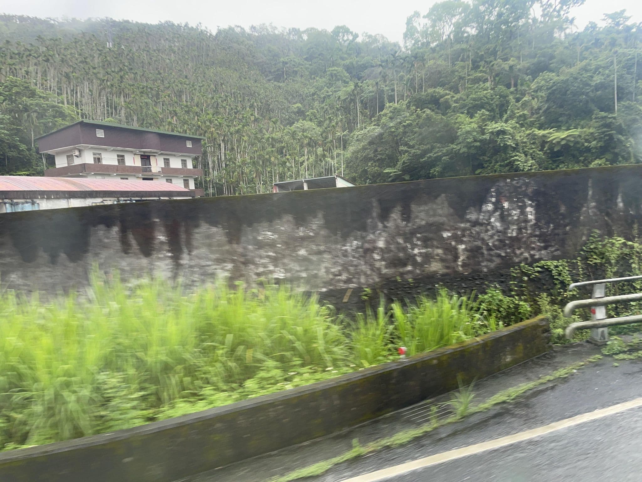Street view near 鯉魚山莊休閒民宿, Hualien City — © ChenJJ (CC BY-SA · Mapillary)