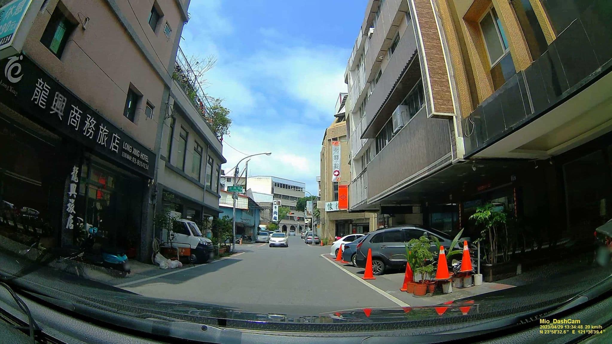 Street view near 龍興商務旅館, Hualien City — © hcyen (CC BY-SA · Mapillary)