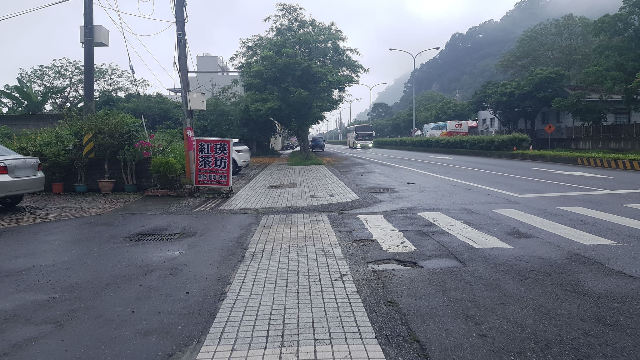 Street view near 太魯閣紅瑛民宿, Xiulin — © eneerhut (CC BY-SA · Mapillary)