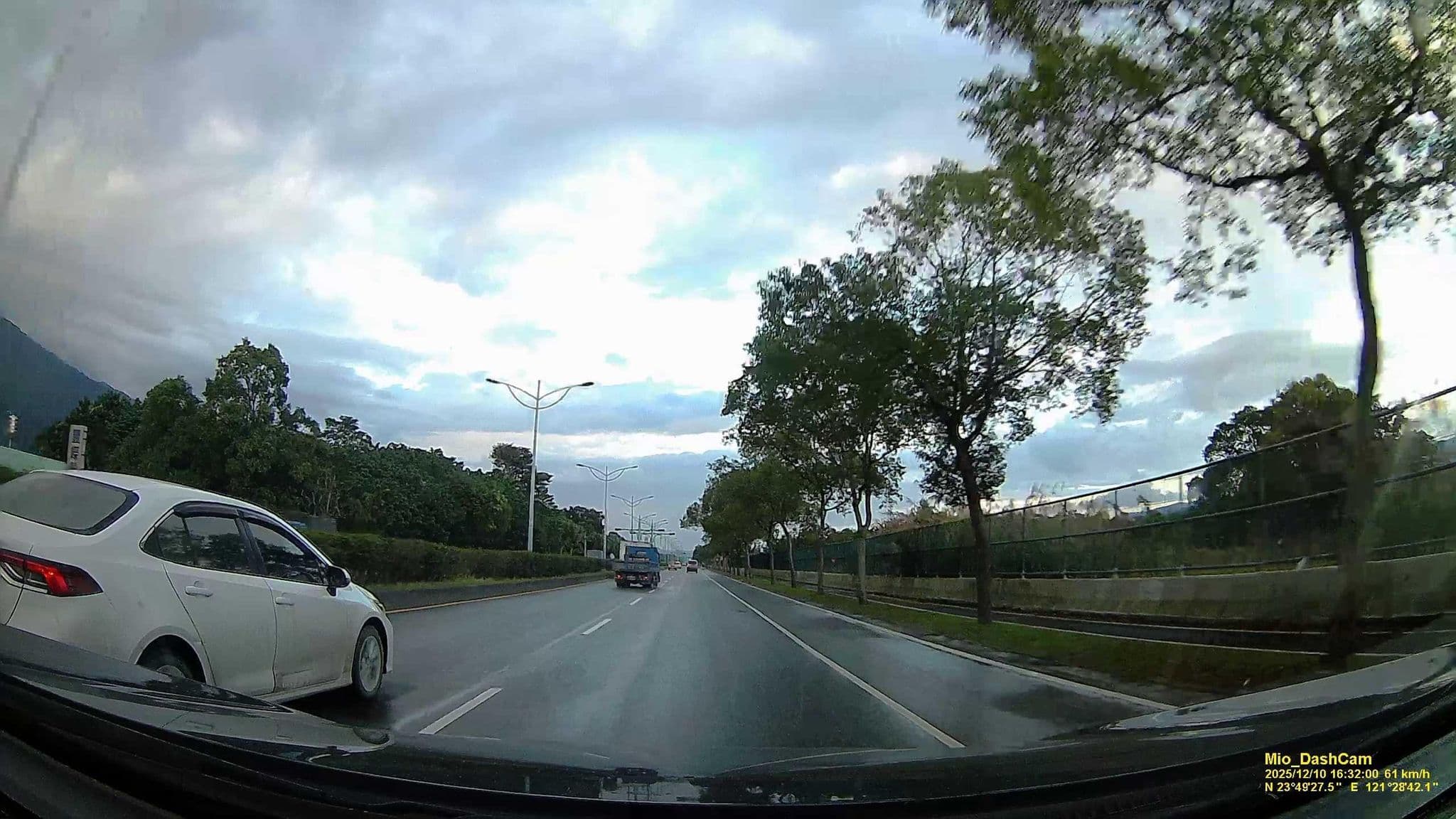 Street view near 藍白舍海邊渡假民宿, Hualien City — © hcyen (CC BY-SA · Mapillary)