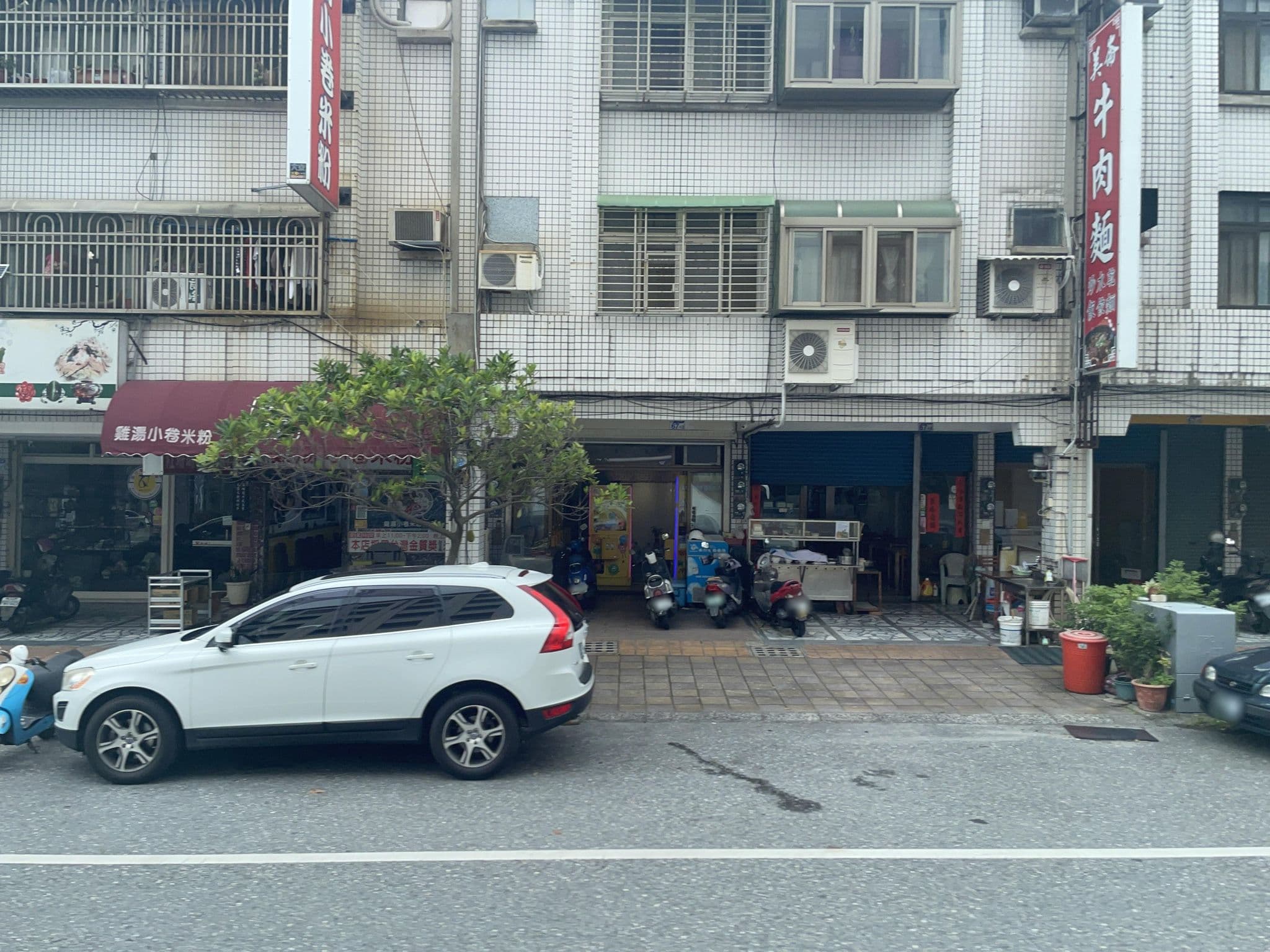Street view near 逍遙居透天民宿, Hualien City — © ChenJJ (CC BY-SA · Mapillary)
