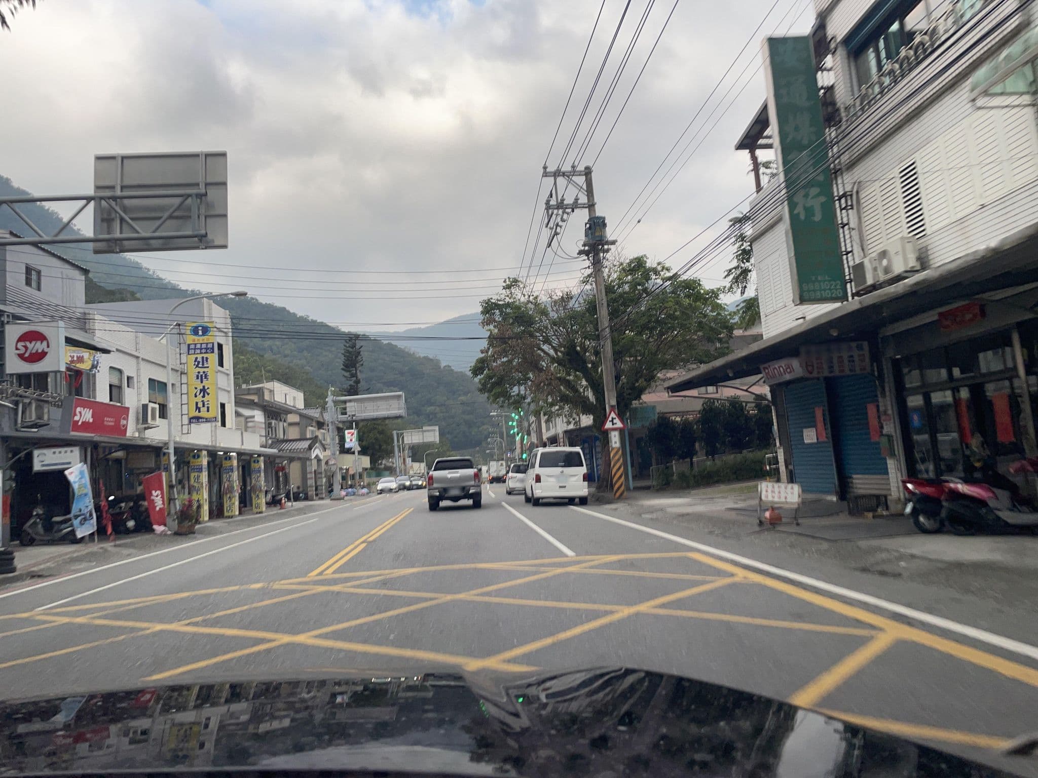 Street view near 來來民宿, Yilan — © ChenJJ (CC BY-SA · Mapillary)