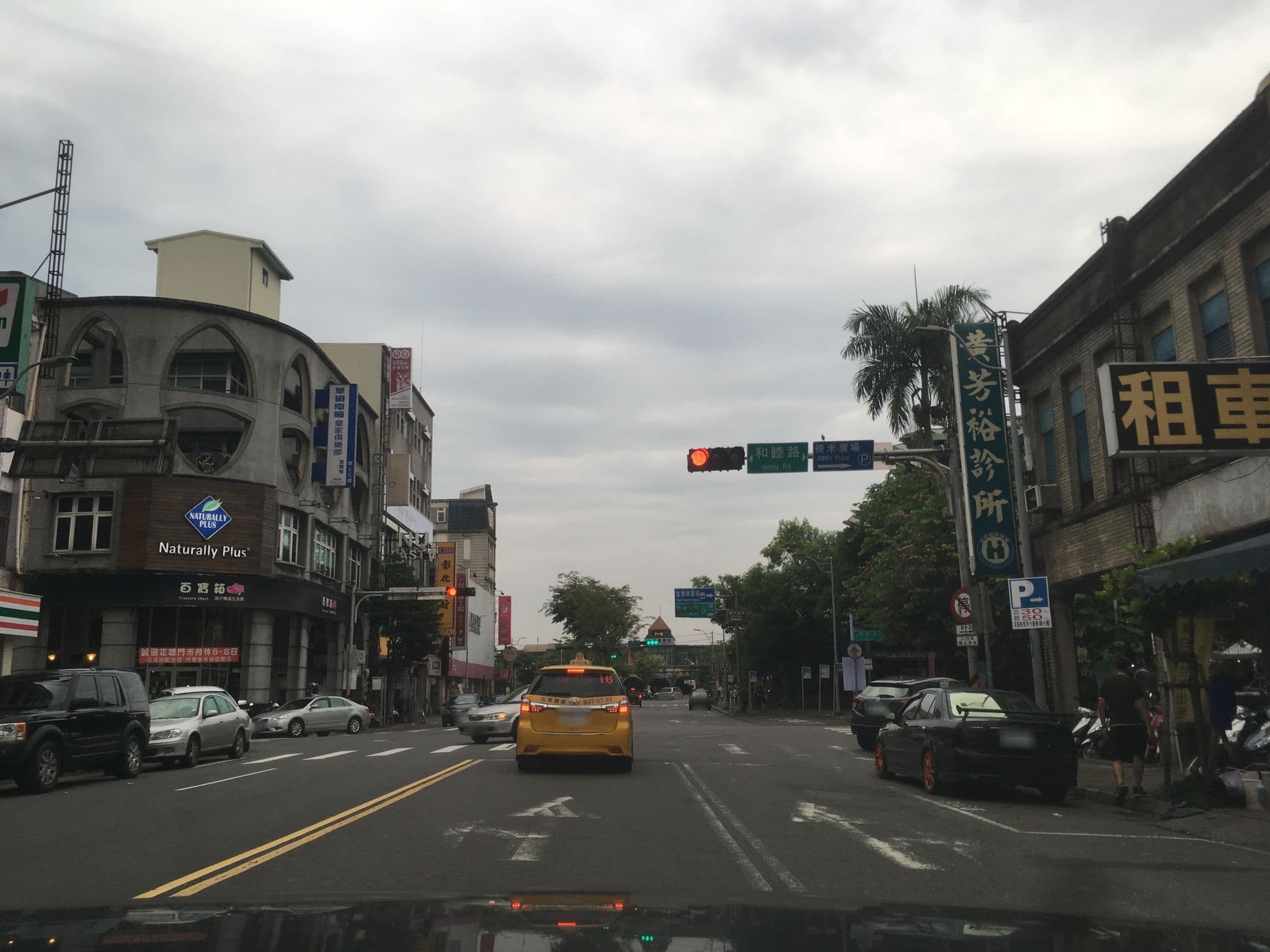 Street view near 五洲大旅社, Yilan — © raymond2828520 (CC BY-SA · Mapillary)