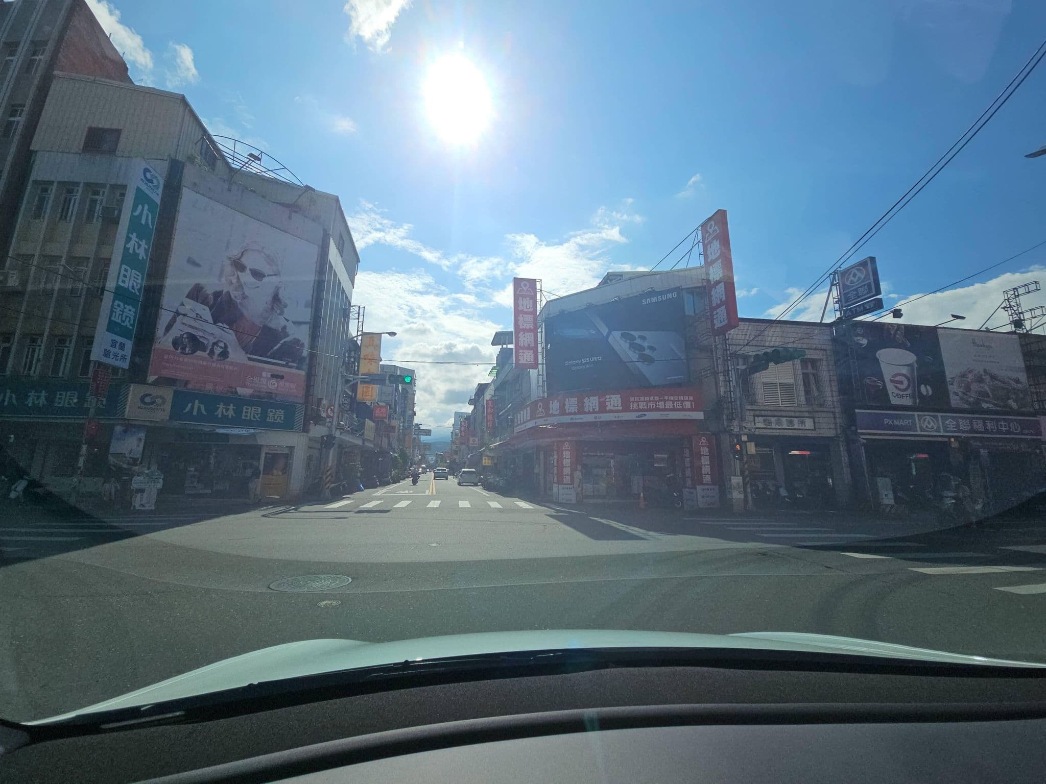 Street view near 東方商務大飯店 East Commercial Affairs Hotel, Yilan — © lisbethw1130 (CC BY-SA · Mapillary)