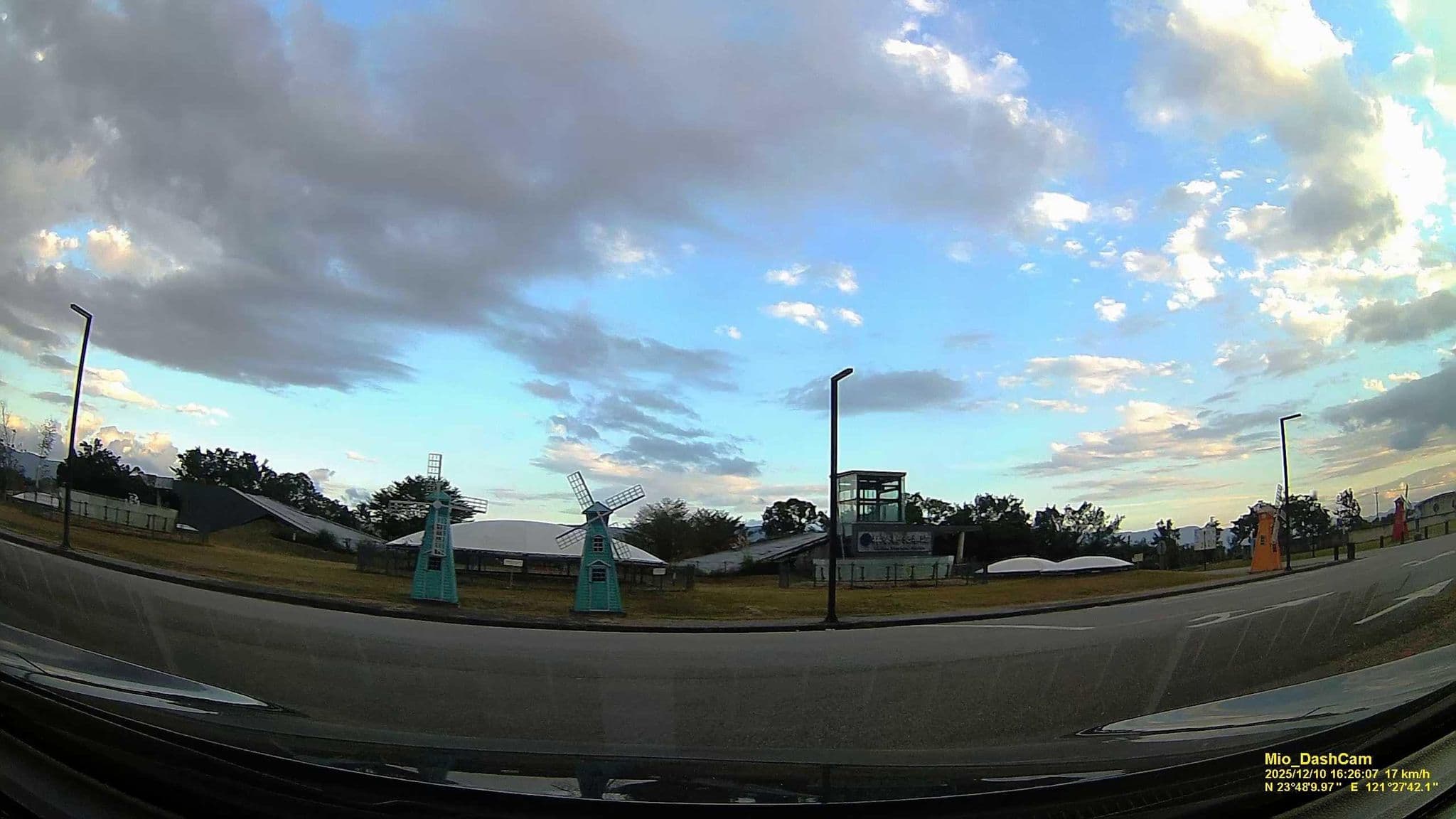 Street view near 新兆豐花蓮旅館, Hualien City — © hcyen (CC BY-SA · Mapillary)