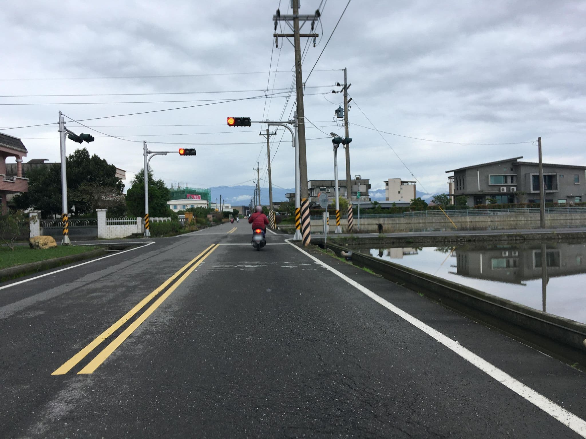 Street view near 晨露庄, Yilan — © ChenJJ (CC BY-SA · Mapillary)