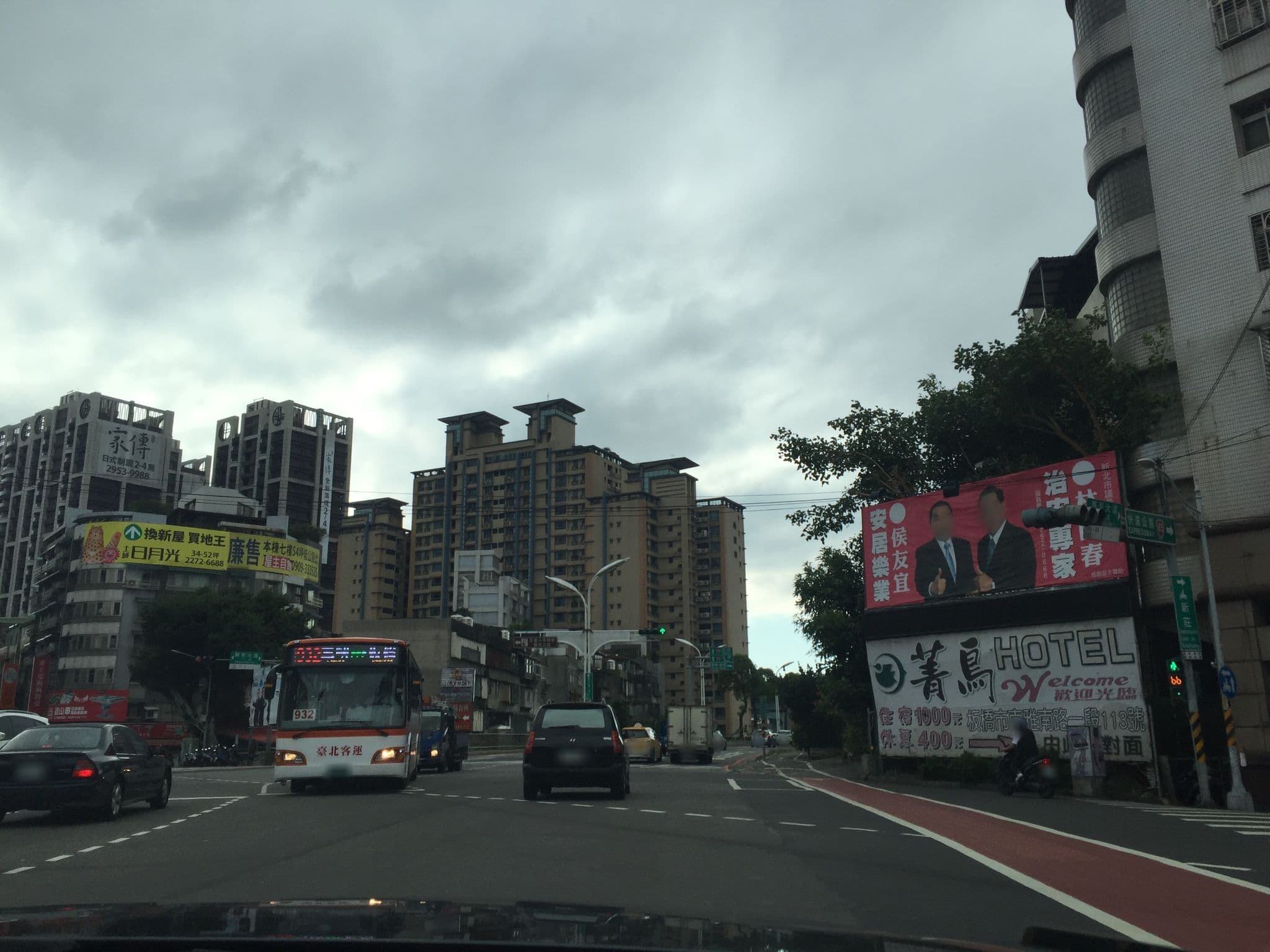 Street view near 南雅尊邸接待中心, Banqiao — © daph_here (CC BY-SA · Mapillary)