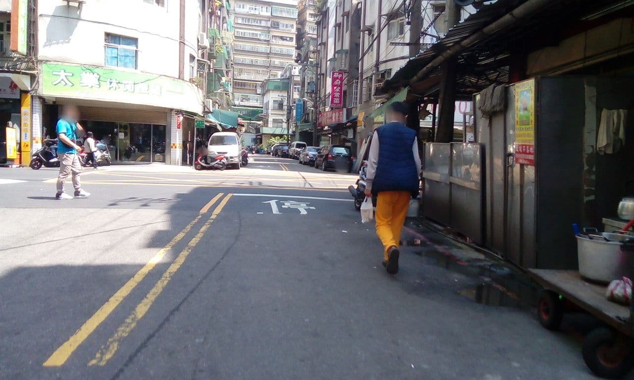 Street view near AISENBERG Motel 艾森堡時尚會館, Banqiao — © adsa562 (CC BY-SA · Mapillary)