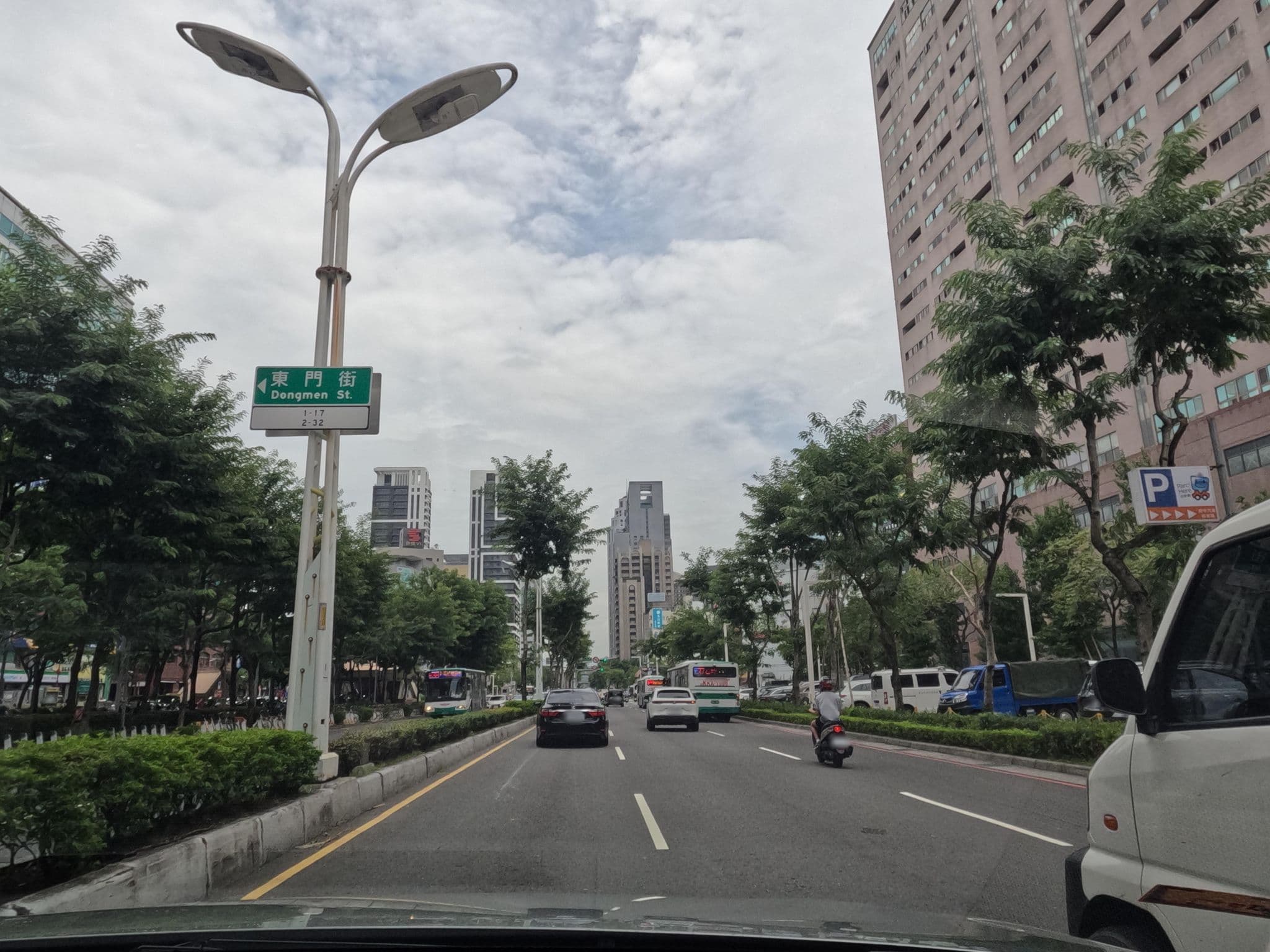 Street view near 馥都飯店 Grand Forward Hotel, Banqiao — © littlebtc (CC BY-SA · Mapillary)