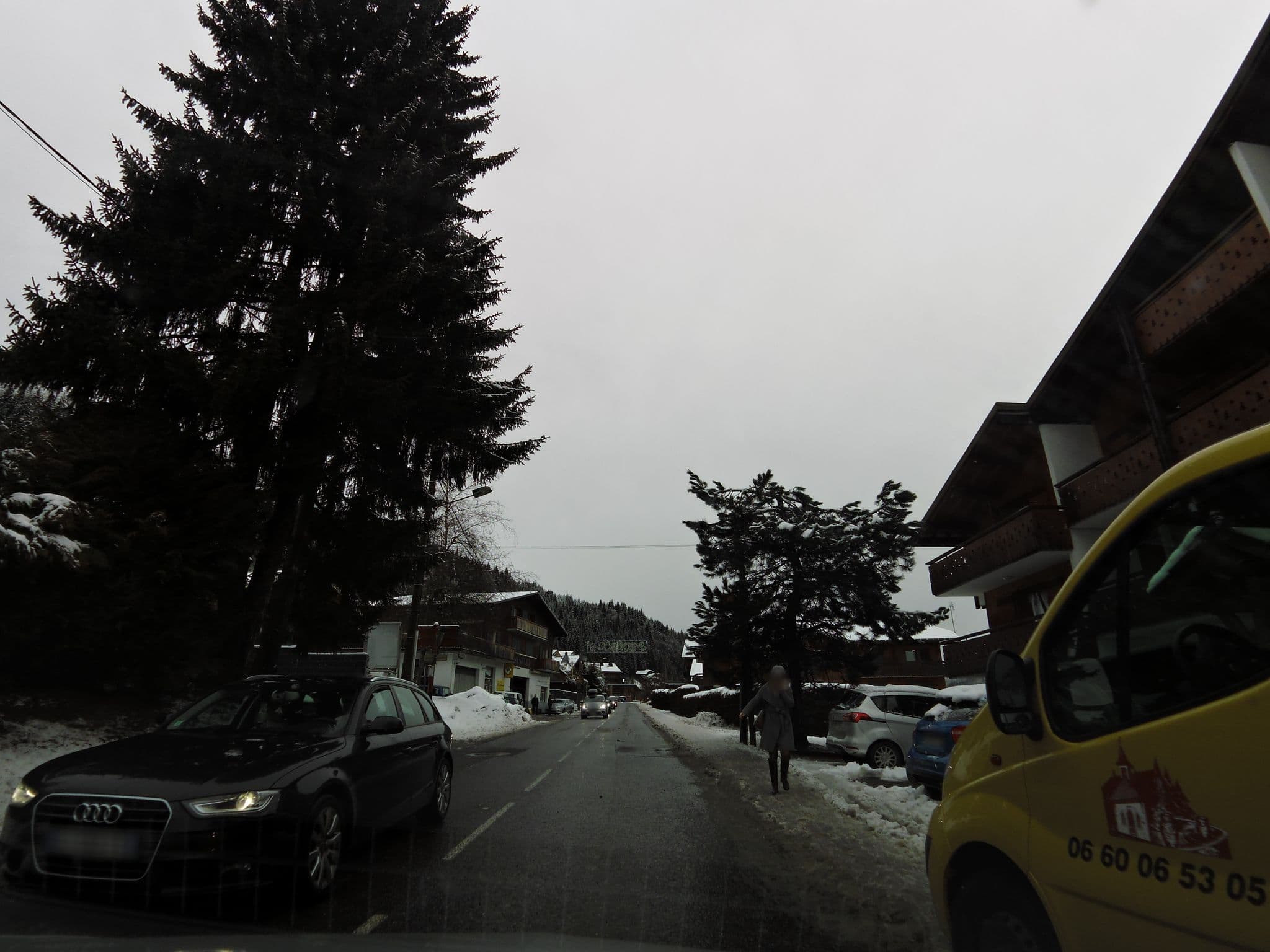 Street view near Le Petit Liseron, Morzine
