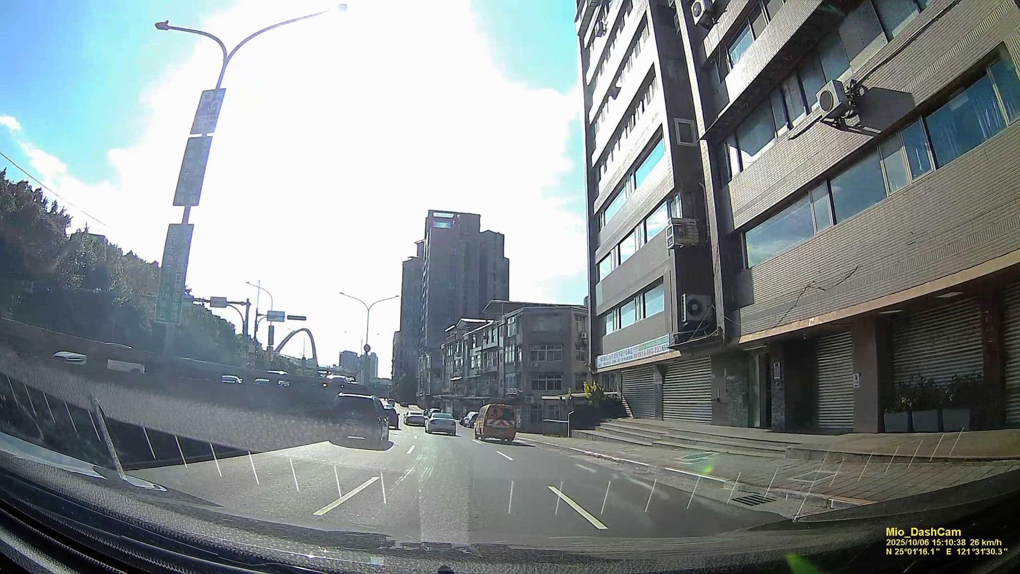 Street view near 秘密花園 日租, Taipei — © hcyen (CC BY-SA · Mapillary)