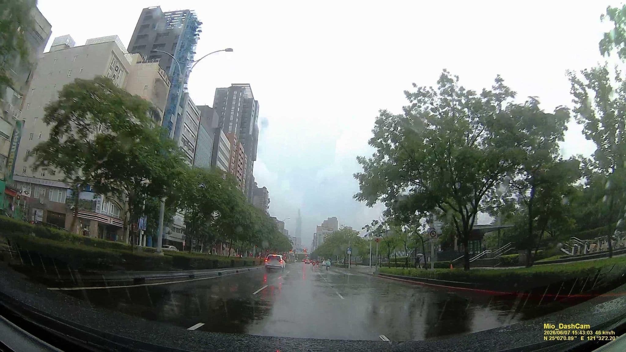 Street view near 丹迪旅店 Dandy Hotel, Taipei — © hcyen (CC BY-SA · Mapillary)