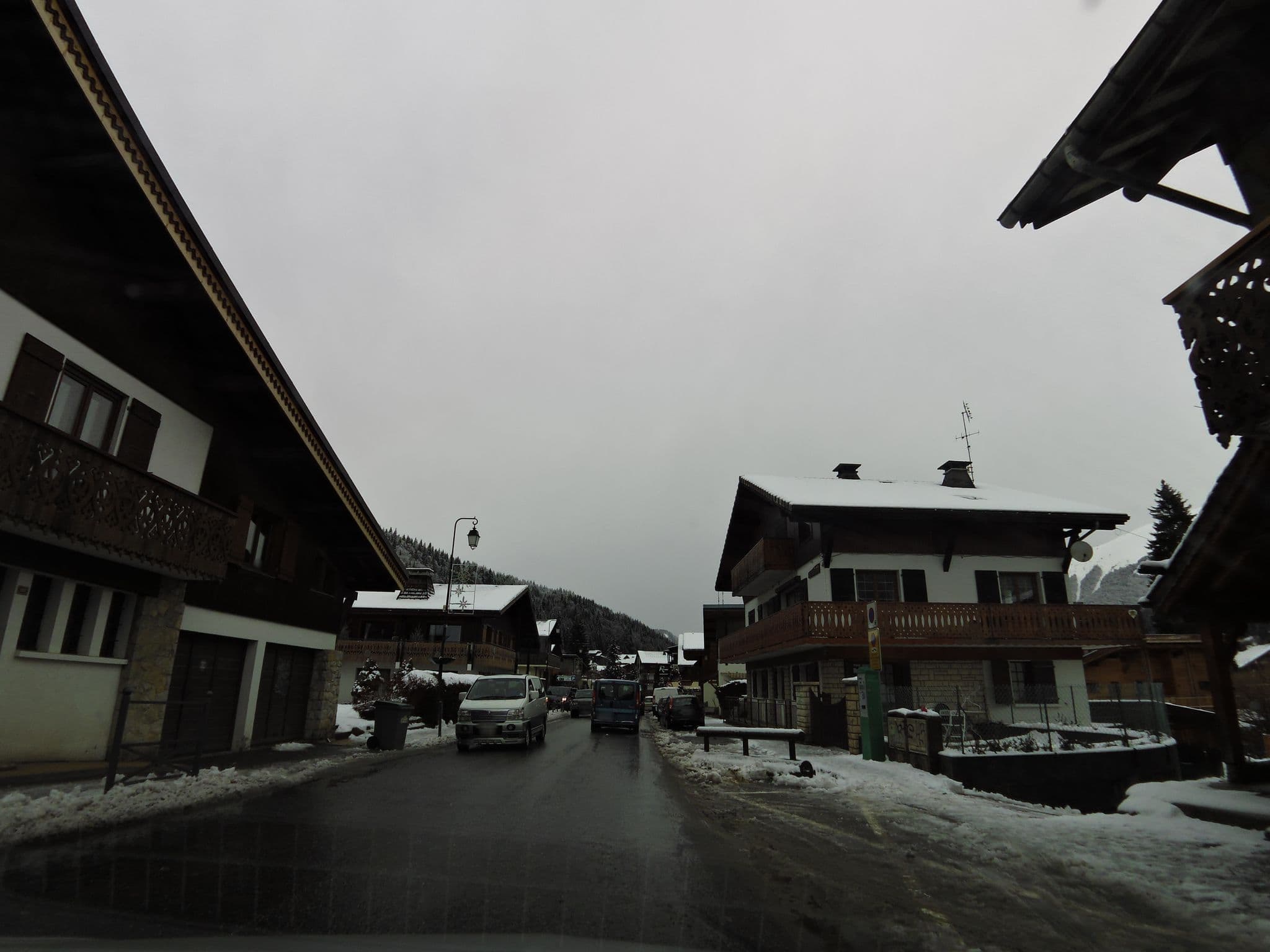 Street view near Le Fénole, Morzine