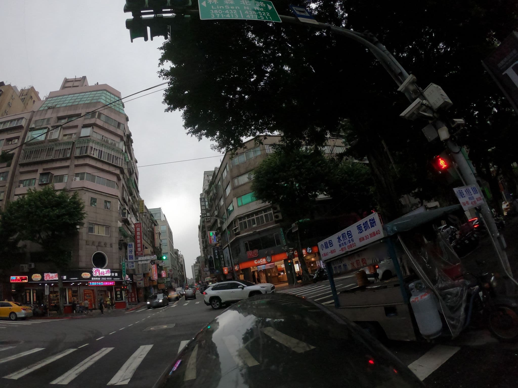 Street view near 薇閣精品旅館, Taipei — © heretpe2019 (CC BY-SA · Mapillary)