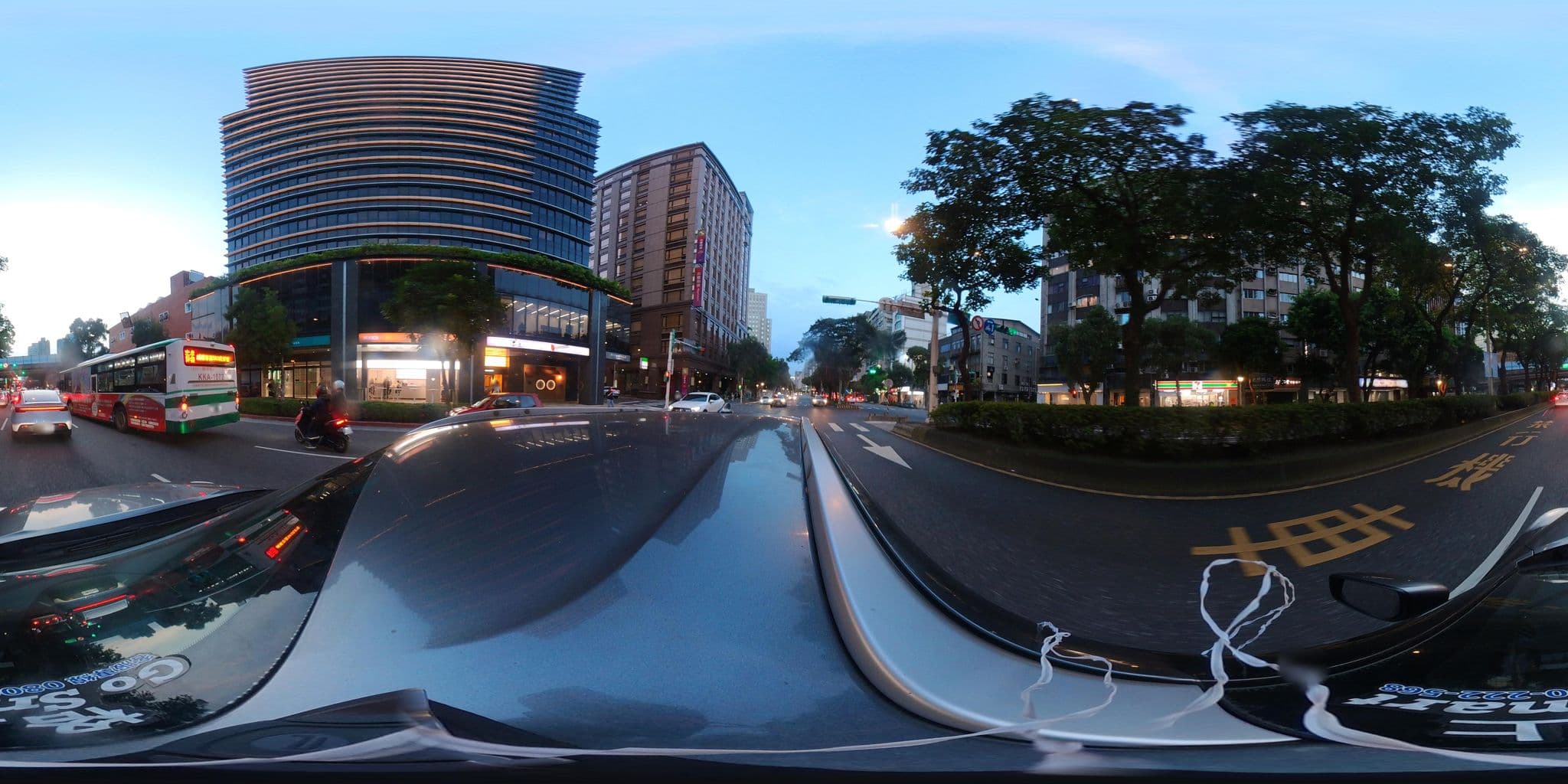 Street view near Hotel Gracery Taipei, Taipei — © irvinfly (CC BY-SA · Mapillary)