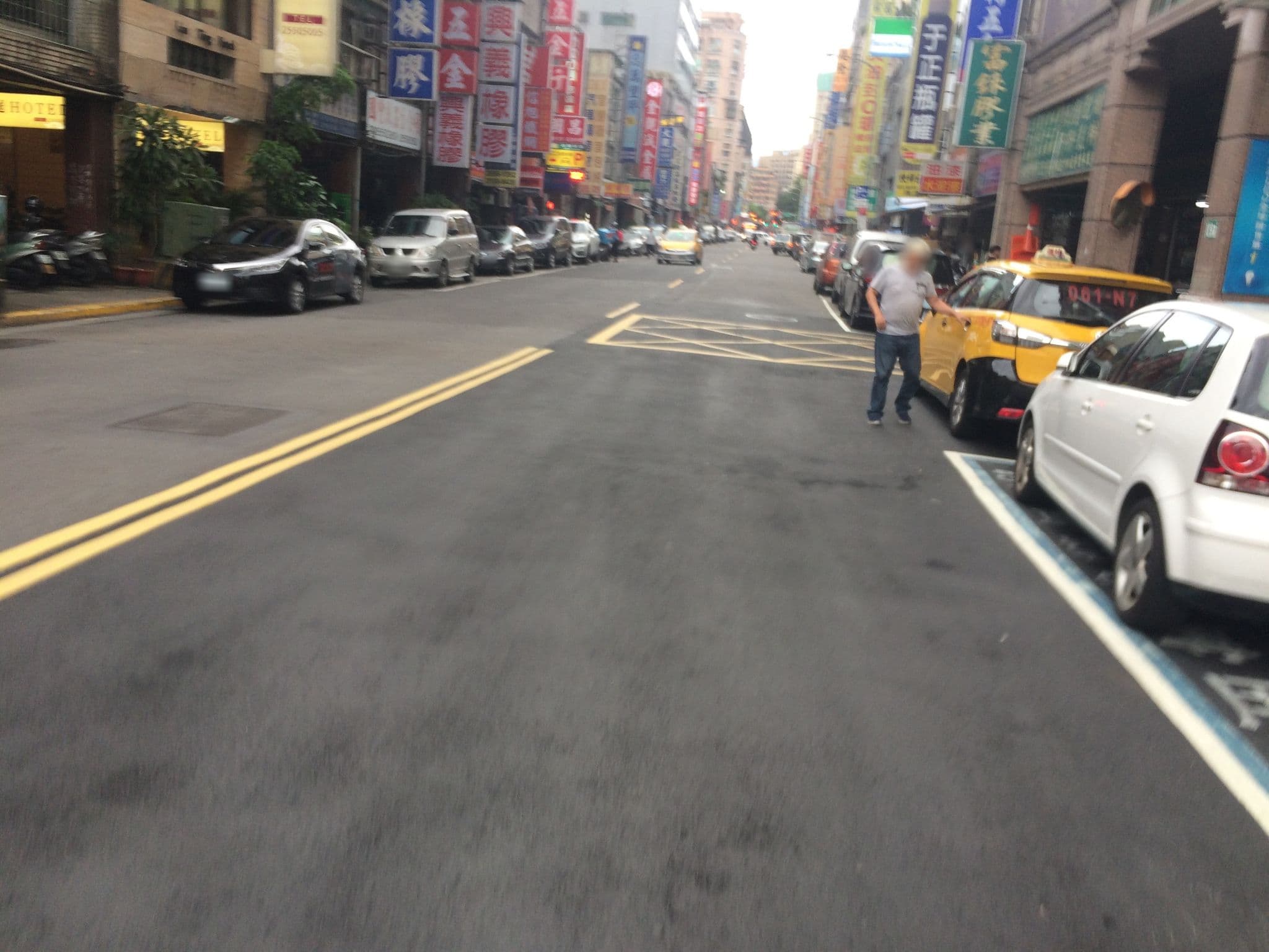 Street view near Checkinn Express Taipei Station, Taipei — © shangkuanlc (CC BY-SA · Mapillary)