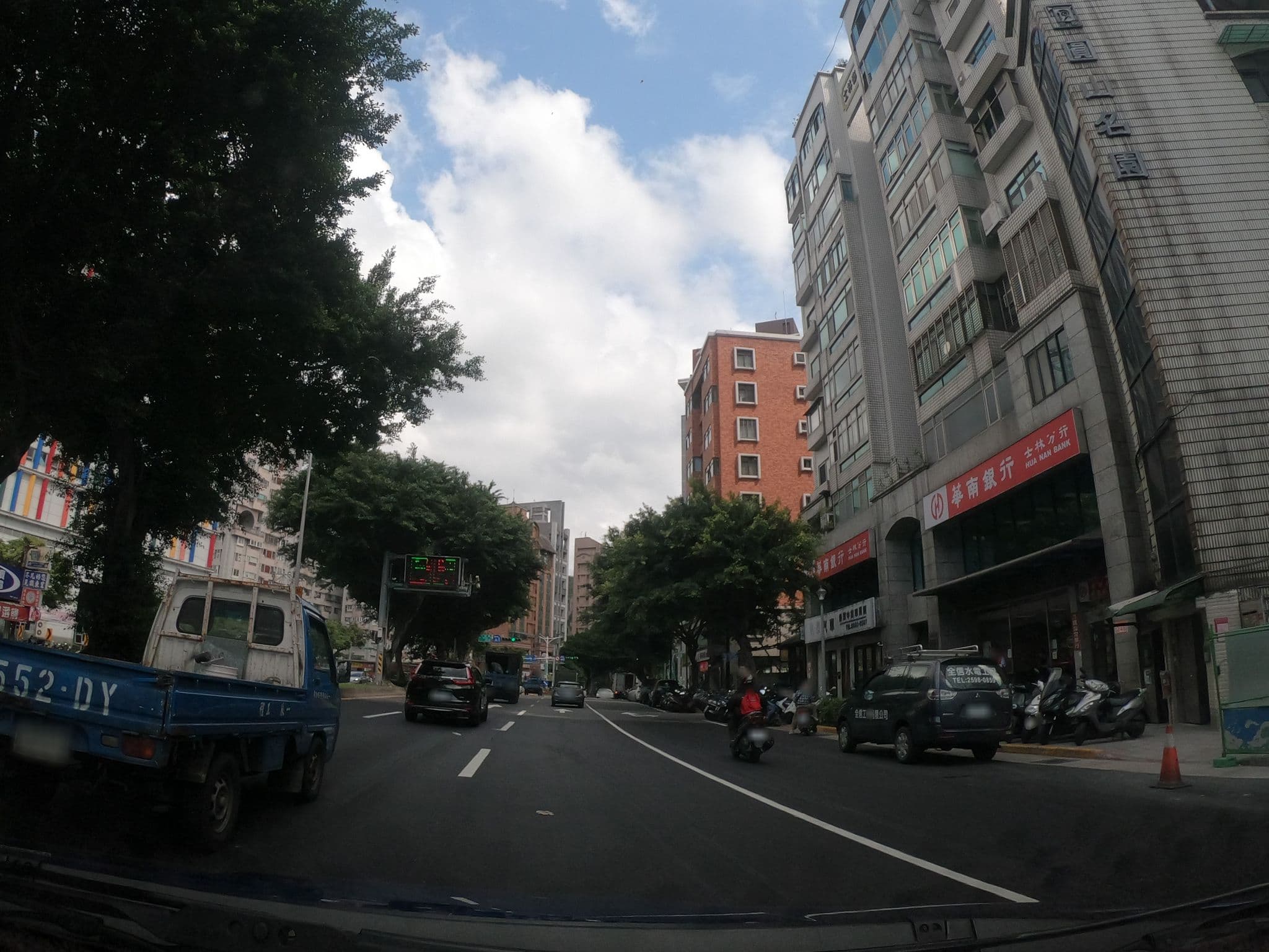 Street view near 見潭傑仕堡 Jaspervilla Jian Tan, Taipei — © heretpe2019 (CC BY-SA · Mapillary)