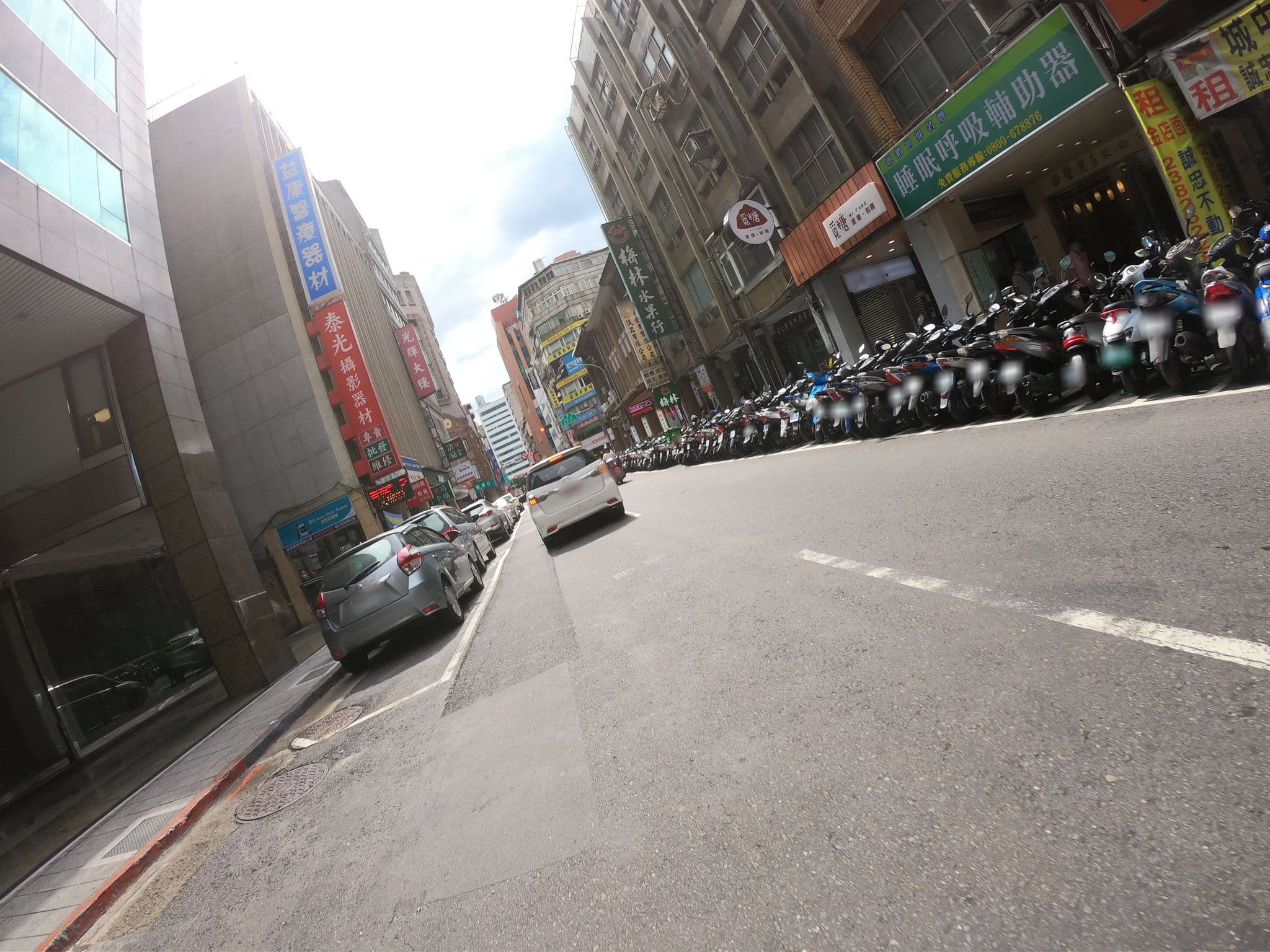 Street view near Flora Bnb, Taipei — © heretpe2019 (CC BY-SA · Mapillary)