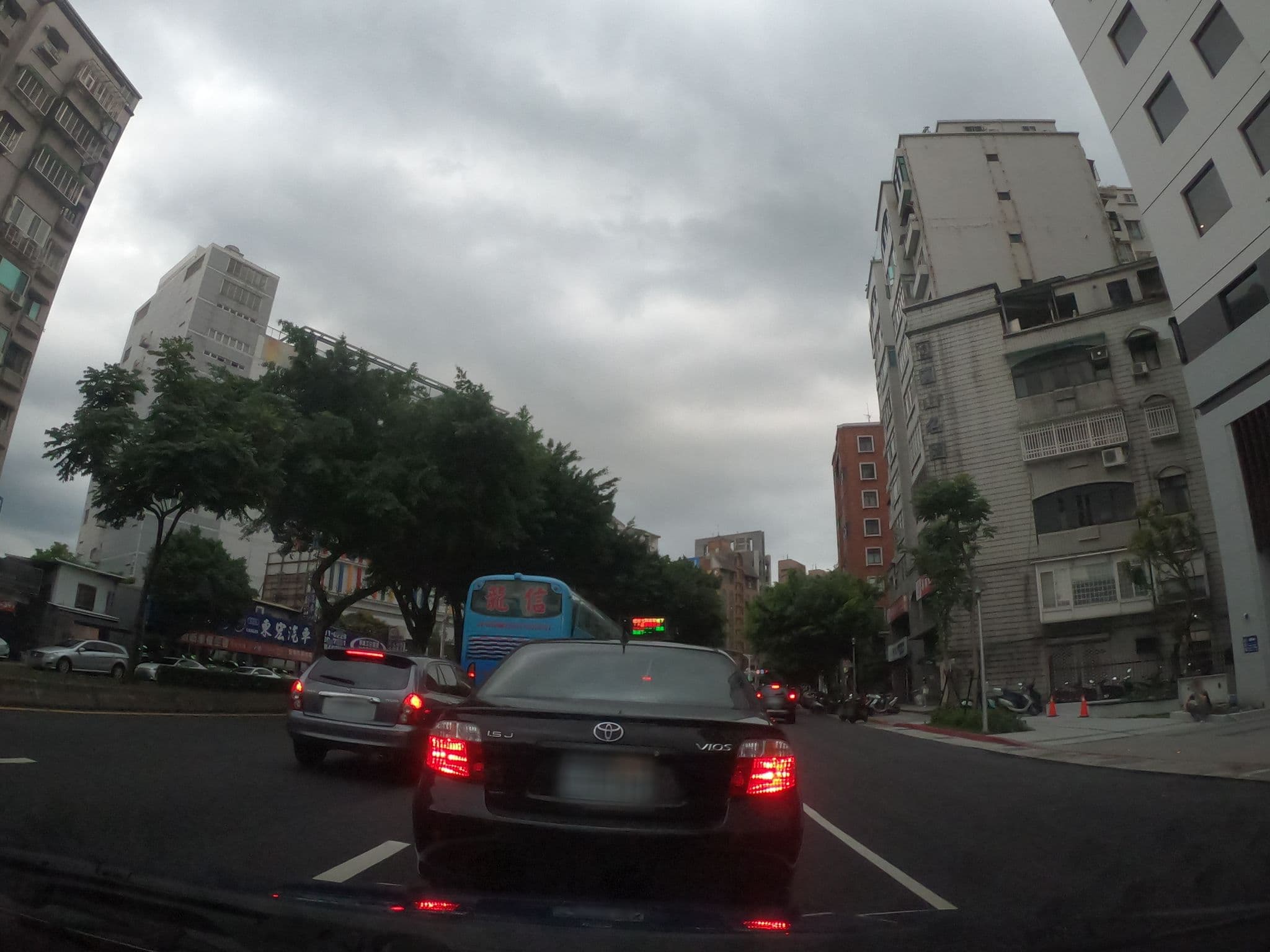 Street view near 剑潭璞旅, Taipei — © heretpe2019 (CC BY-SA · Mapillary)