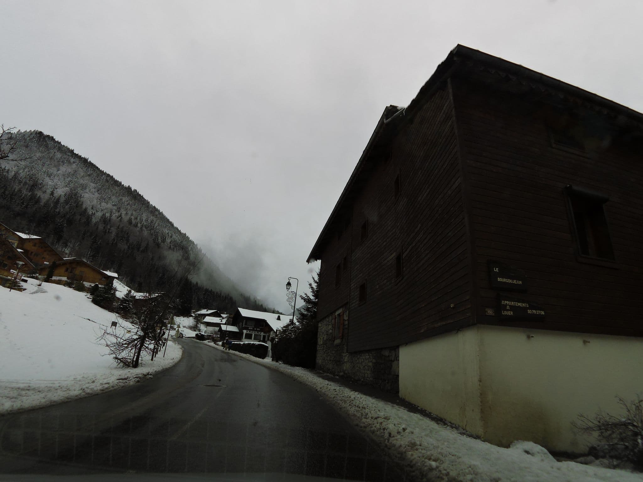 Street view near Le Bourg du Jean, Morzine