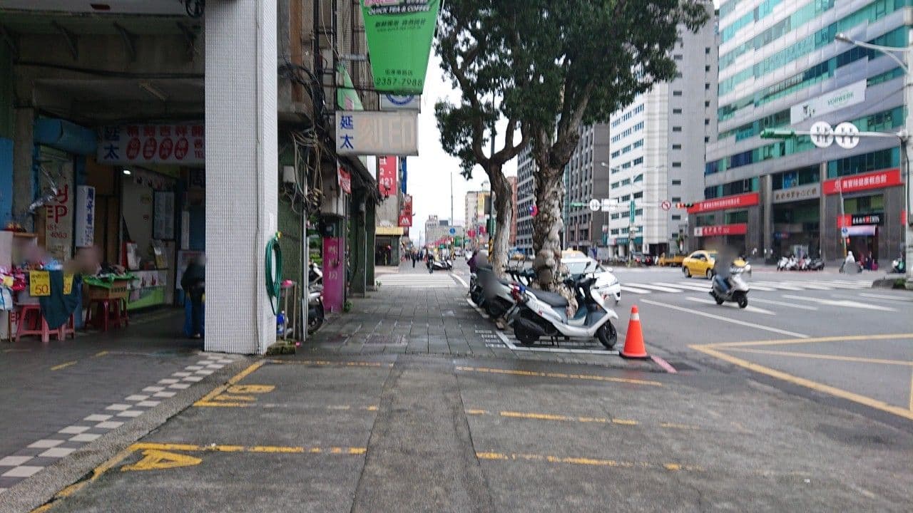 Street view near 阿貓亂走 Amouwalker Taipei, Taipei — © alllenwang (CC BY-SA · Mapillary)