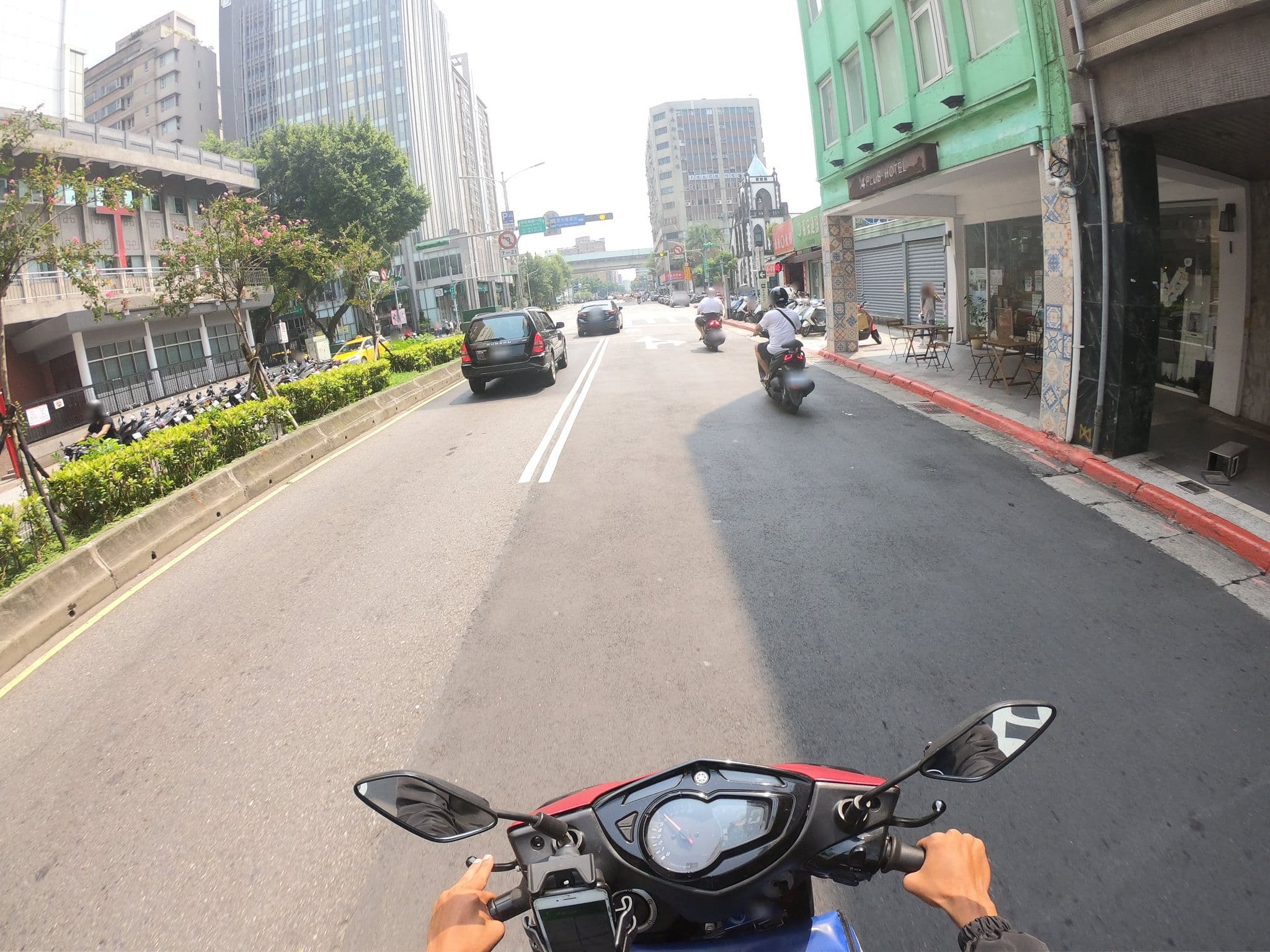 Street view near 天閣酒店台北長安 THE Tango Taipei Changan, Taipei — © heretpe2019 (CC BY-SA · Mapillary)